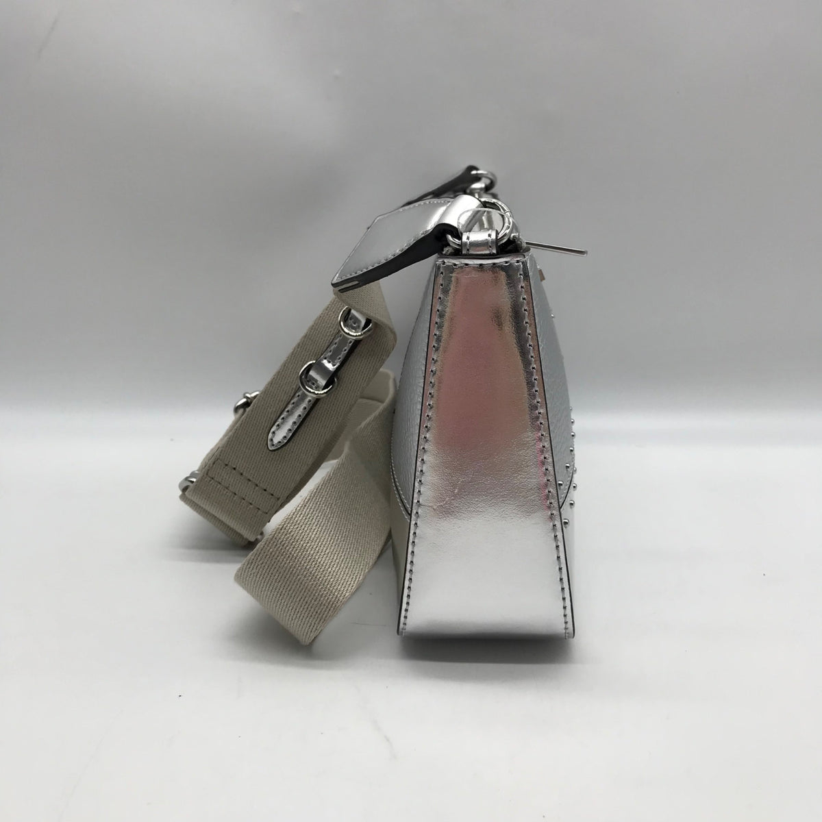 Michael Kors Silver Leather Jet Set Travel Tech Crossbody Bag