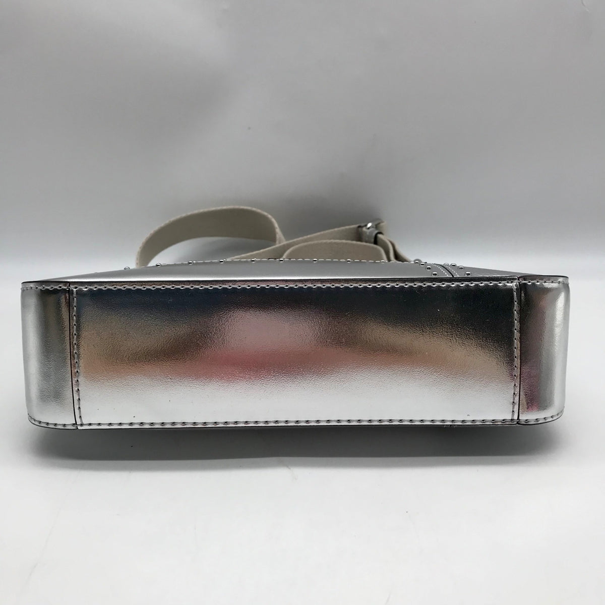 Michael Kors Silver Leather Jet Set Travel Tech Crossbody Bag