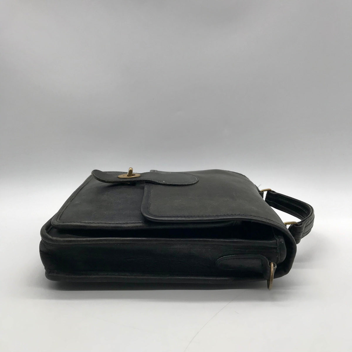 Coach Black Glove Leather Vintage Station Bag 6017