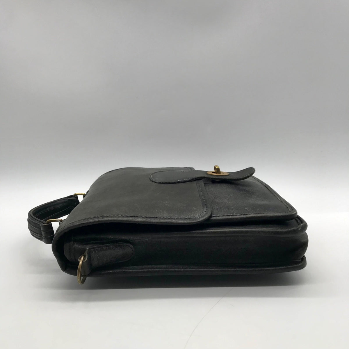 Coach Black Glove Leather Vintage Station Bag 6017