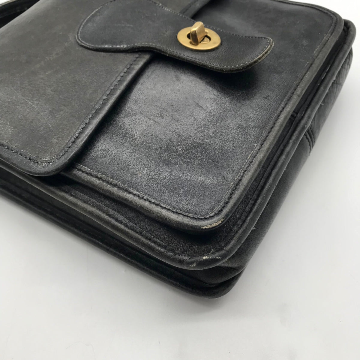 Coach Black Glove Leather Vintage Station Bag 6017