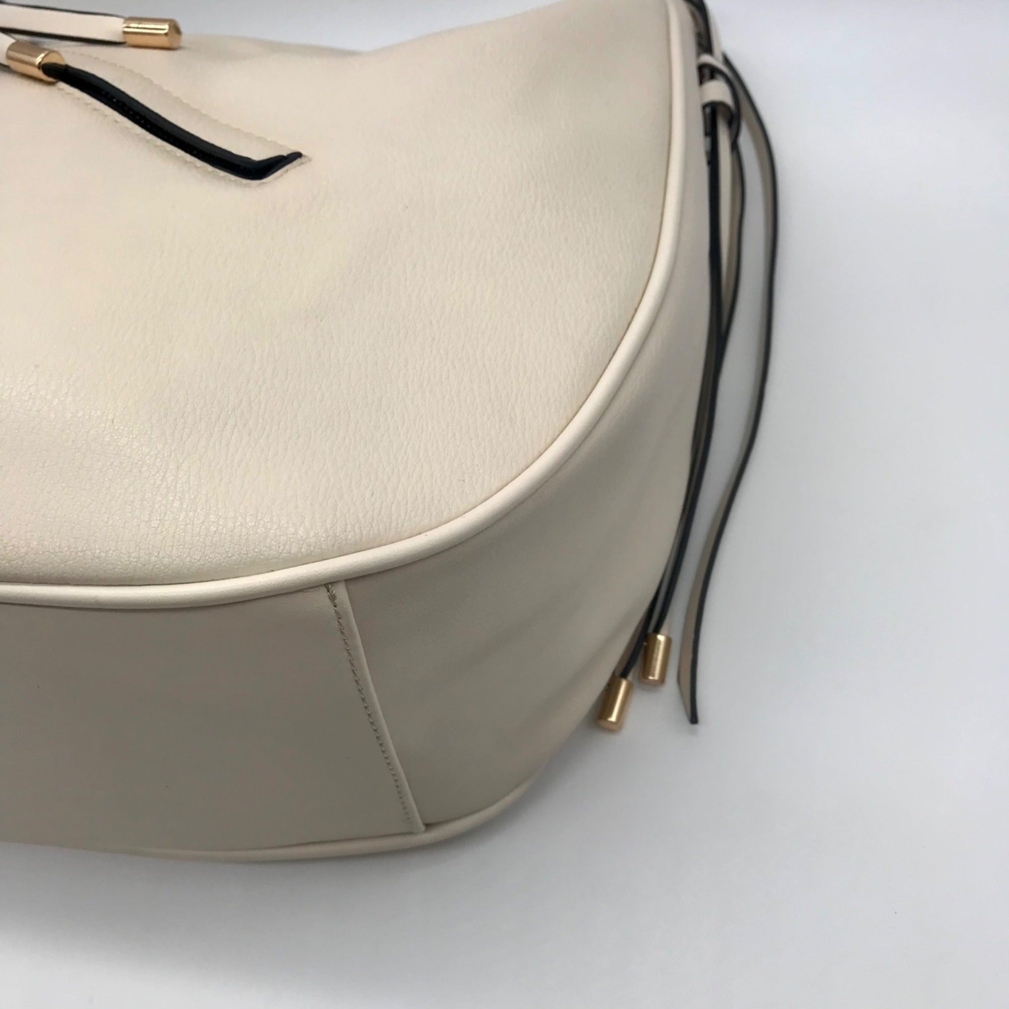 Cream Faux Leather Tassel Design Slouchy Tote Bag