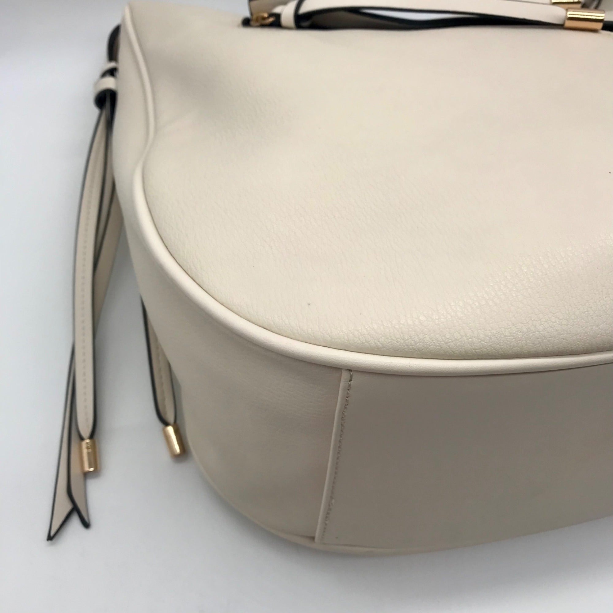 Cream Faux Leather Tassel Design Slouchy Tote Bag