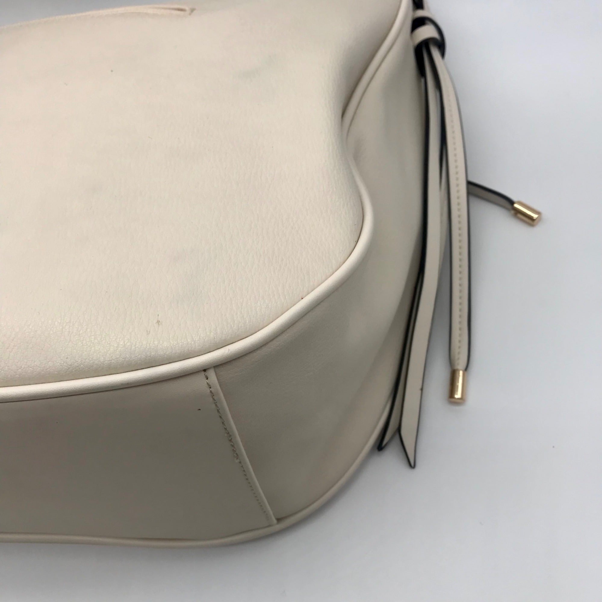 Cream Faux Leather Tassel Design Slouchy Tote Bag