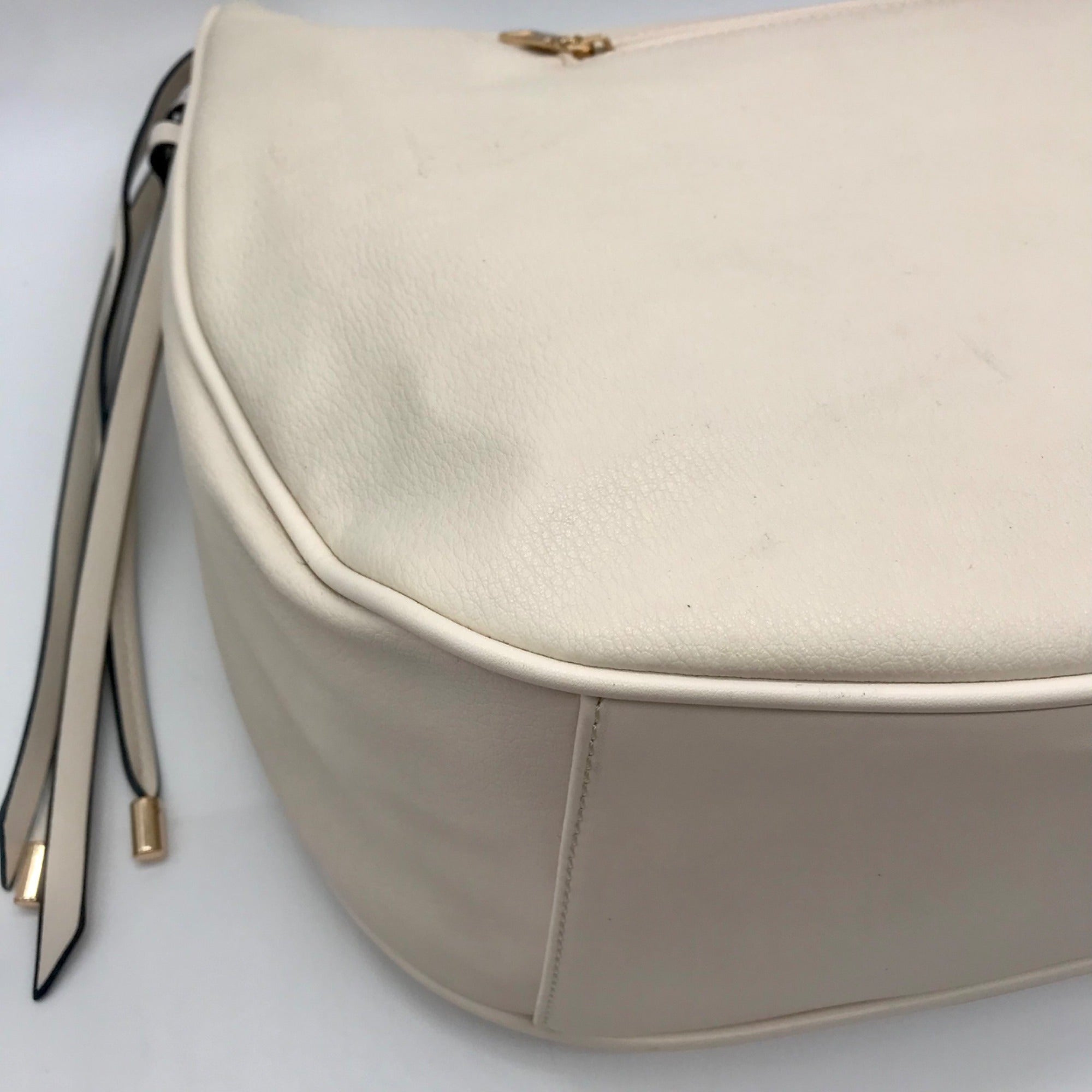 Cream Faux Leather Tassel Design Slouchy Tote Bag