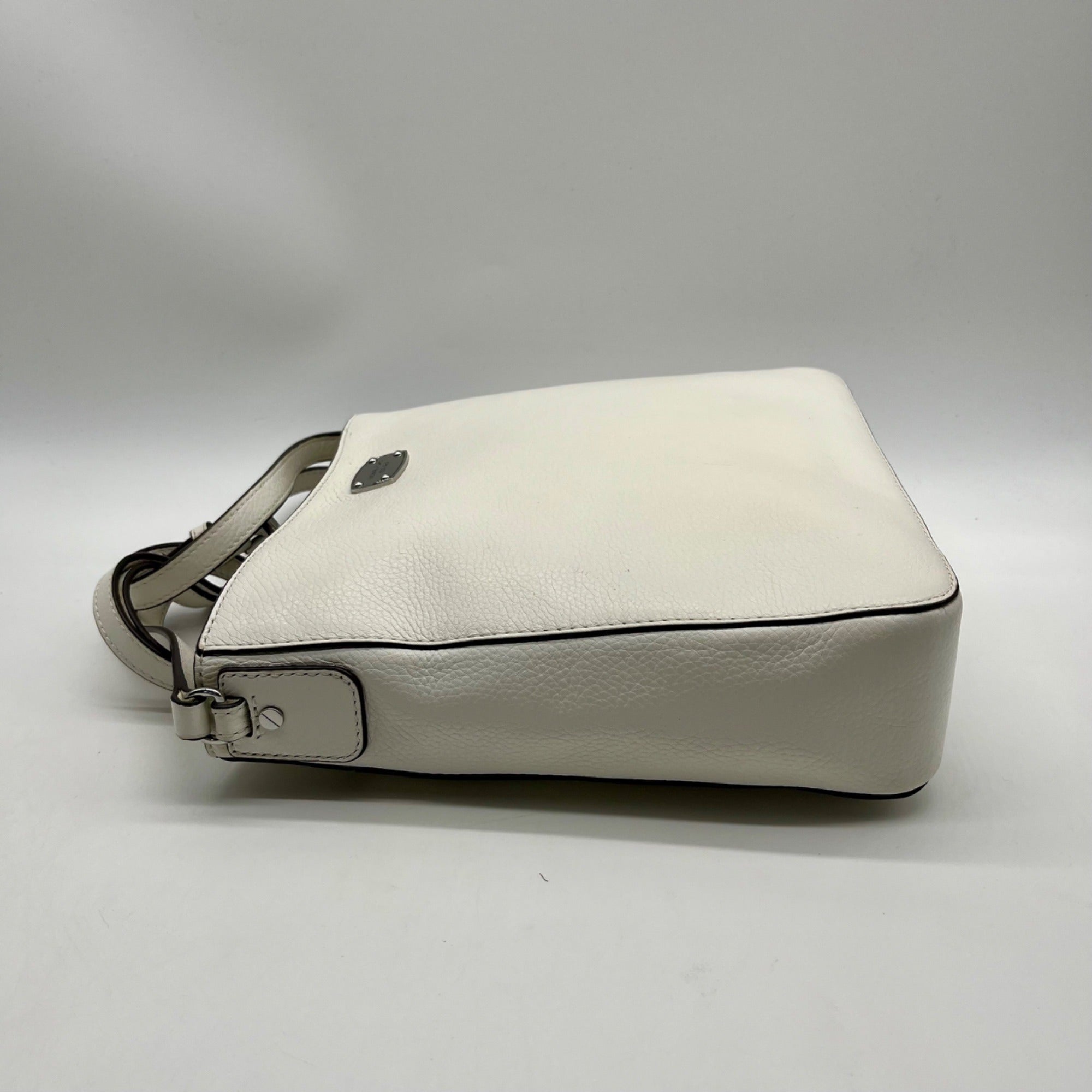 Micheal Kors Bedford White Pebbled Leather Crossbody