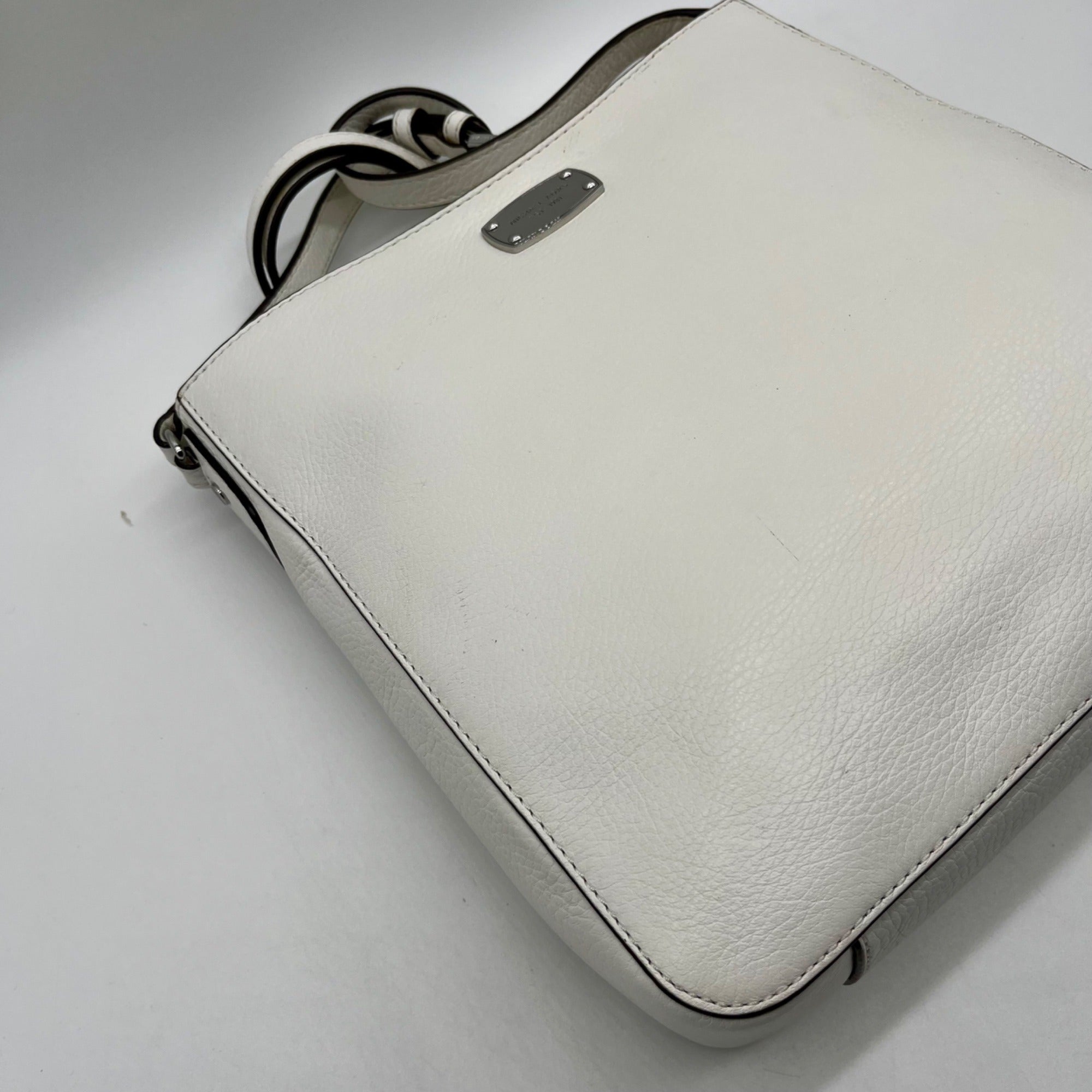 Micheal Kors Bedford White Pebbled Leather Crossbody