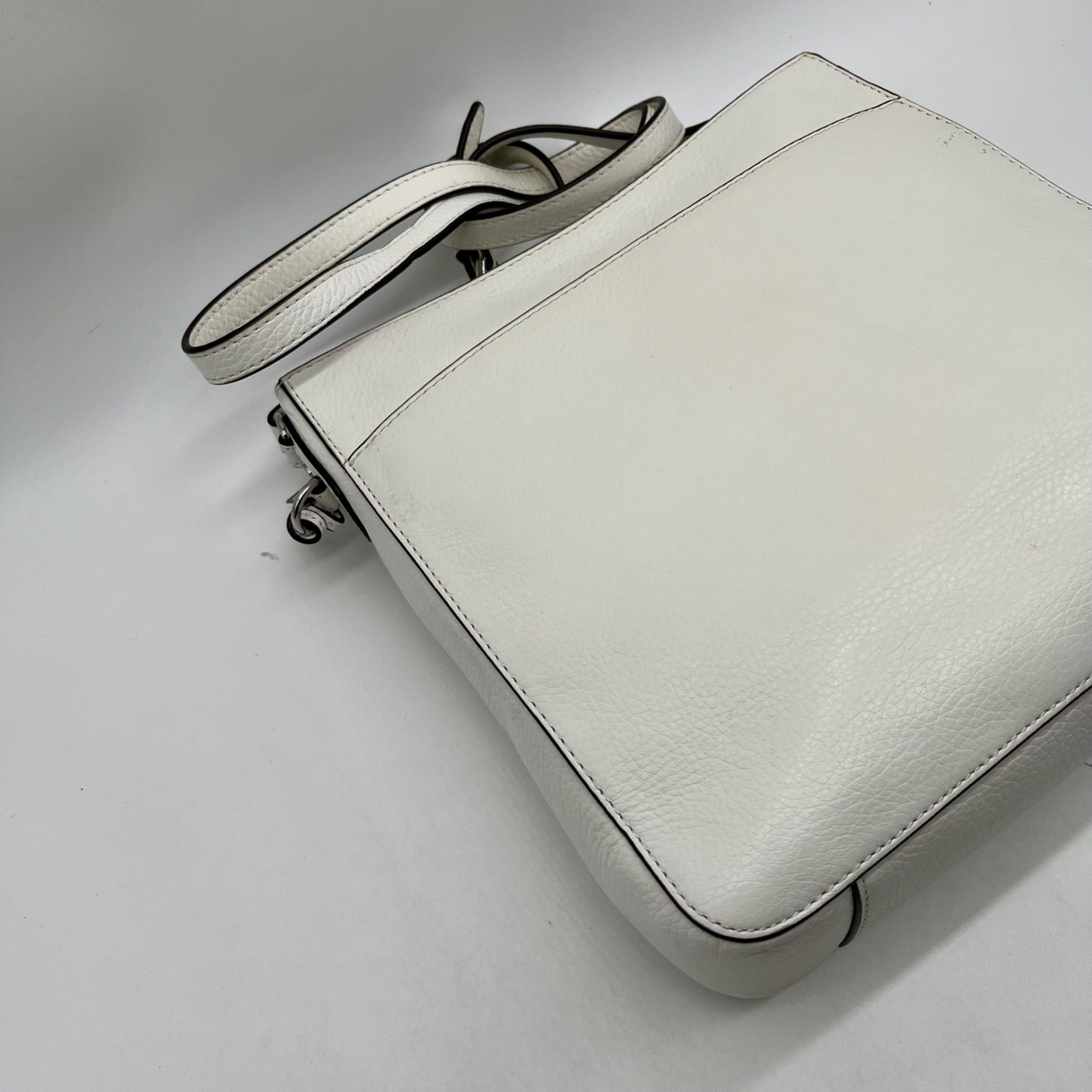 Micheal Kors Bedford White Pebbled Leather Crossbody