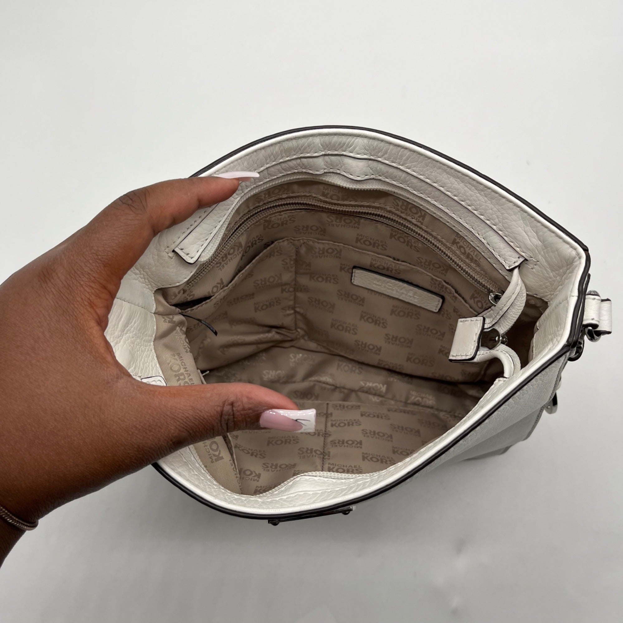 Micheal Kors Bedford White Pebbled Leather Crossbody