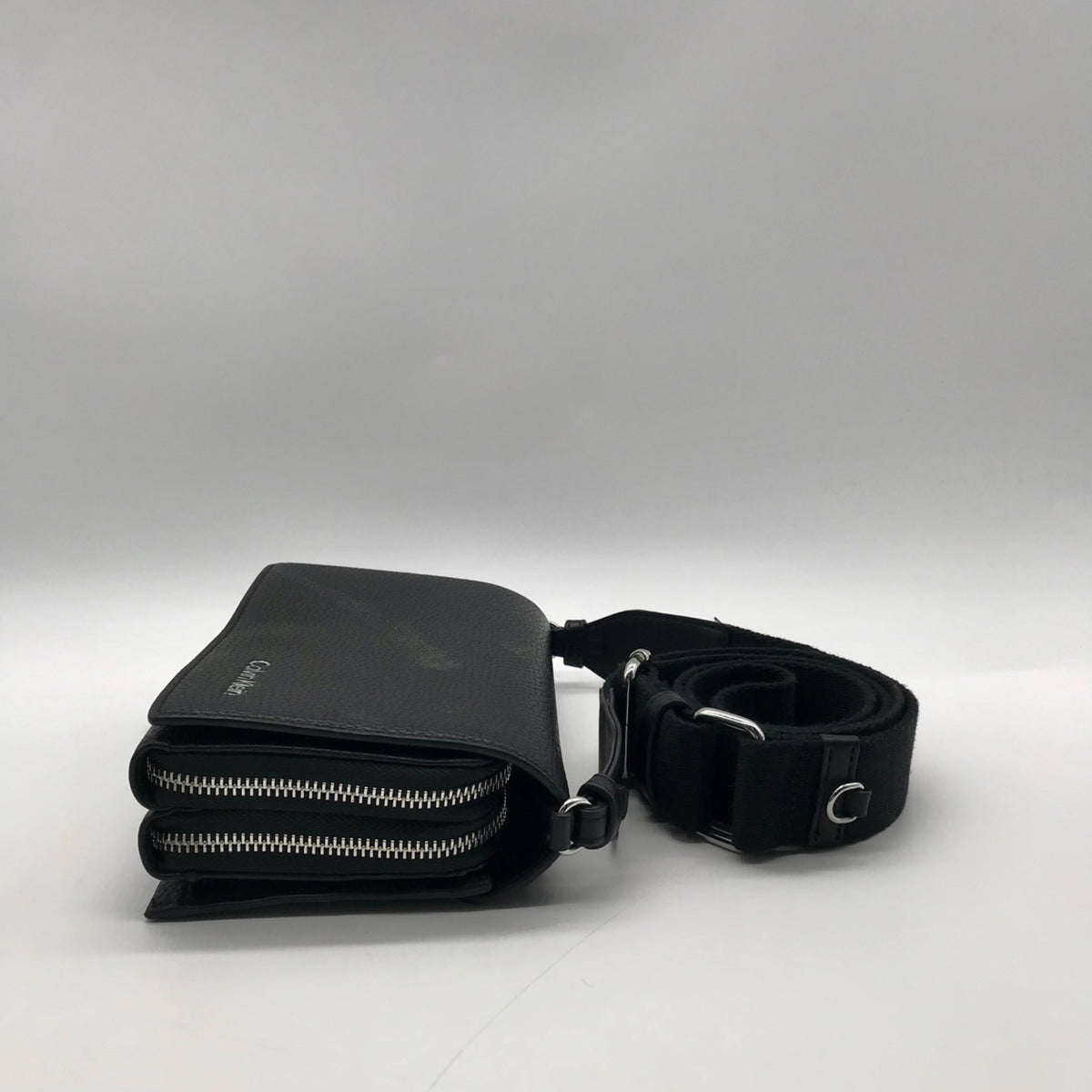Calvin Klein Black Pebbled Faux Leather Wallet Crossbody &amp; Coin Pouch