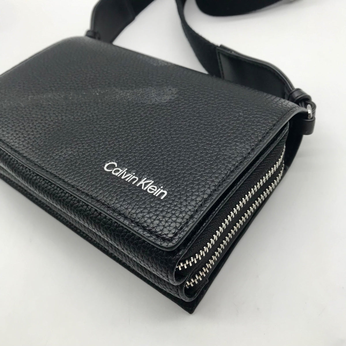 Calvin Klein Black Pebbled Faux Leather Wallet Crossbody &amp; Coin Pouch