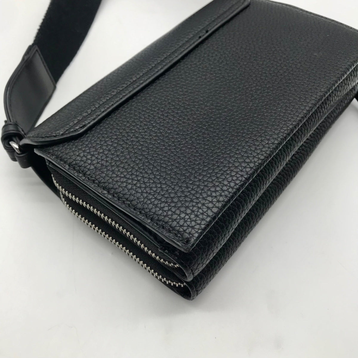 Calvin Klein Black Pebbled Faux Leather Wallet Crossbody &amp; Coin Pouch