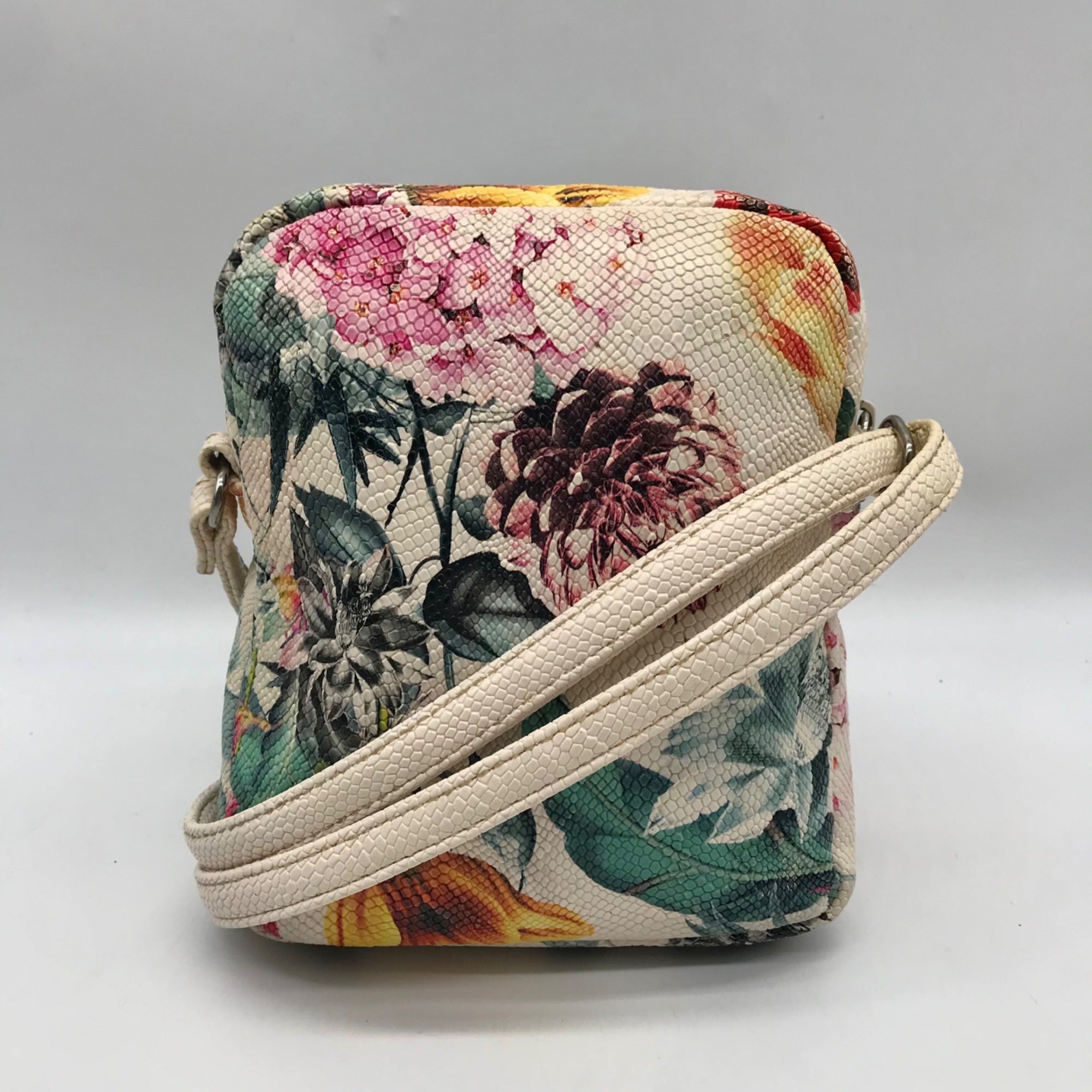 MultiSac Beige Vegan Leather Travel Purse
