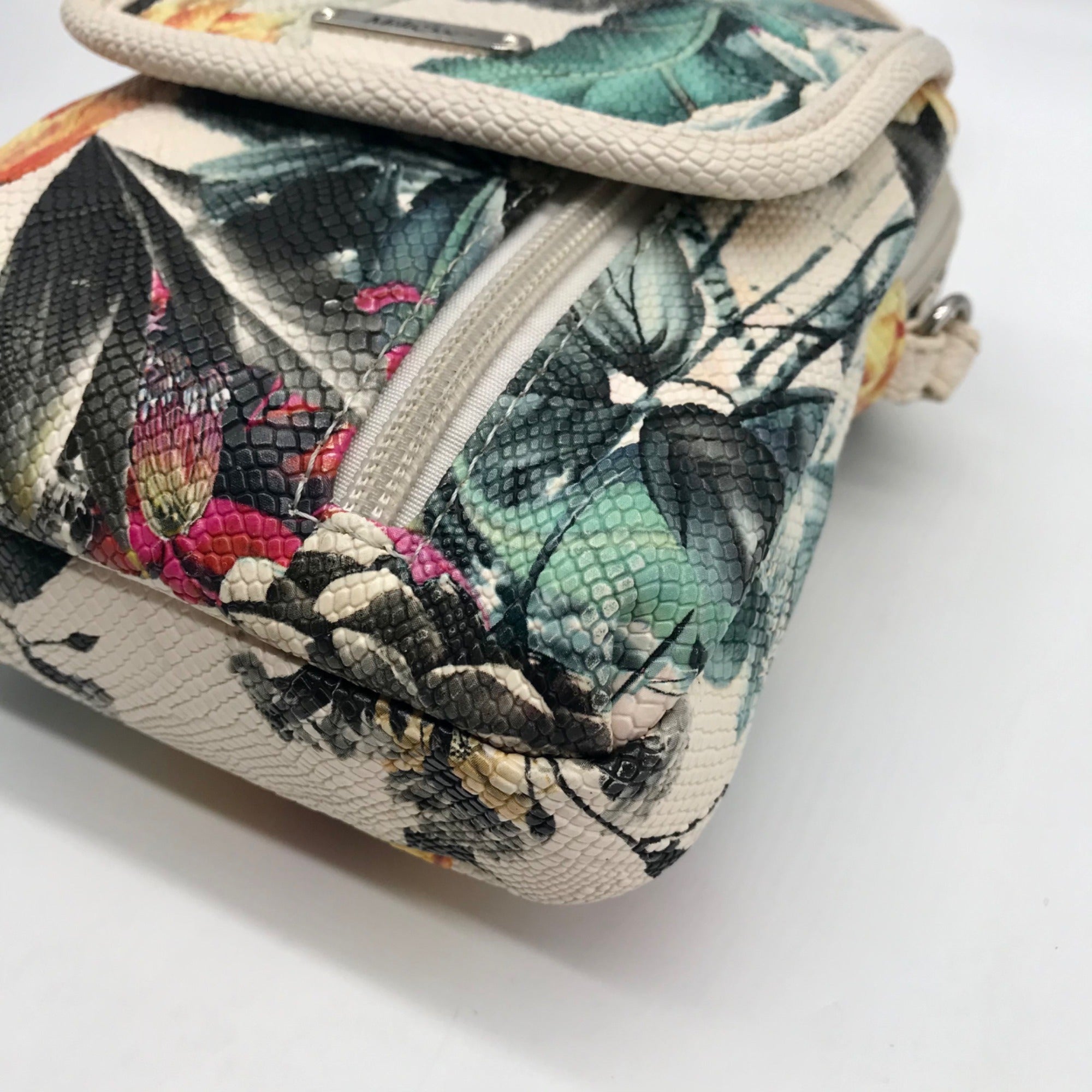 MultiSac Beige Vegan Leather Travel Purse