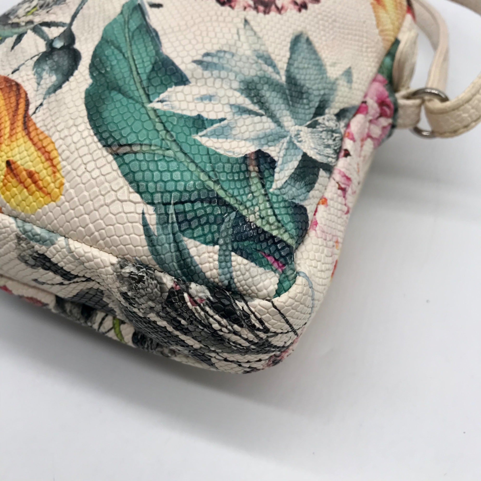 MultiSac Beige Vegan Leather Travel Purse