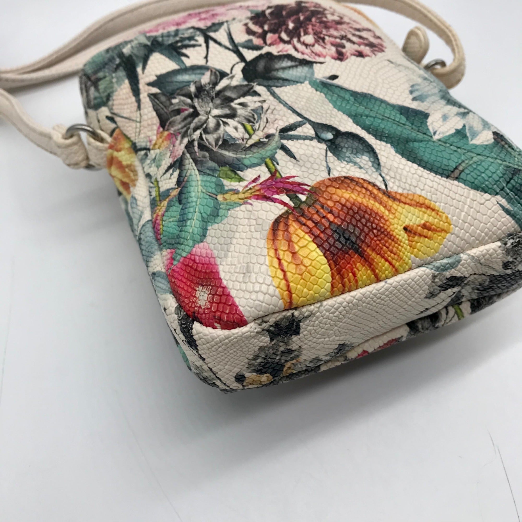 MultiSac Beige Vegan Leather Travel Purse