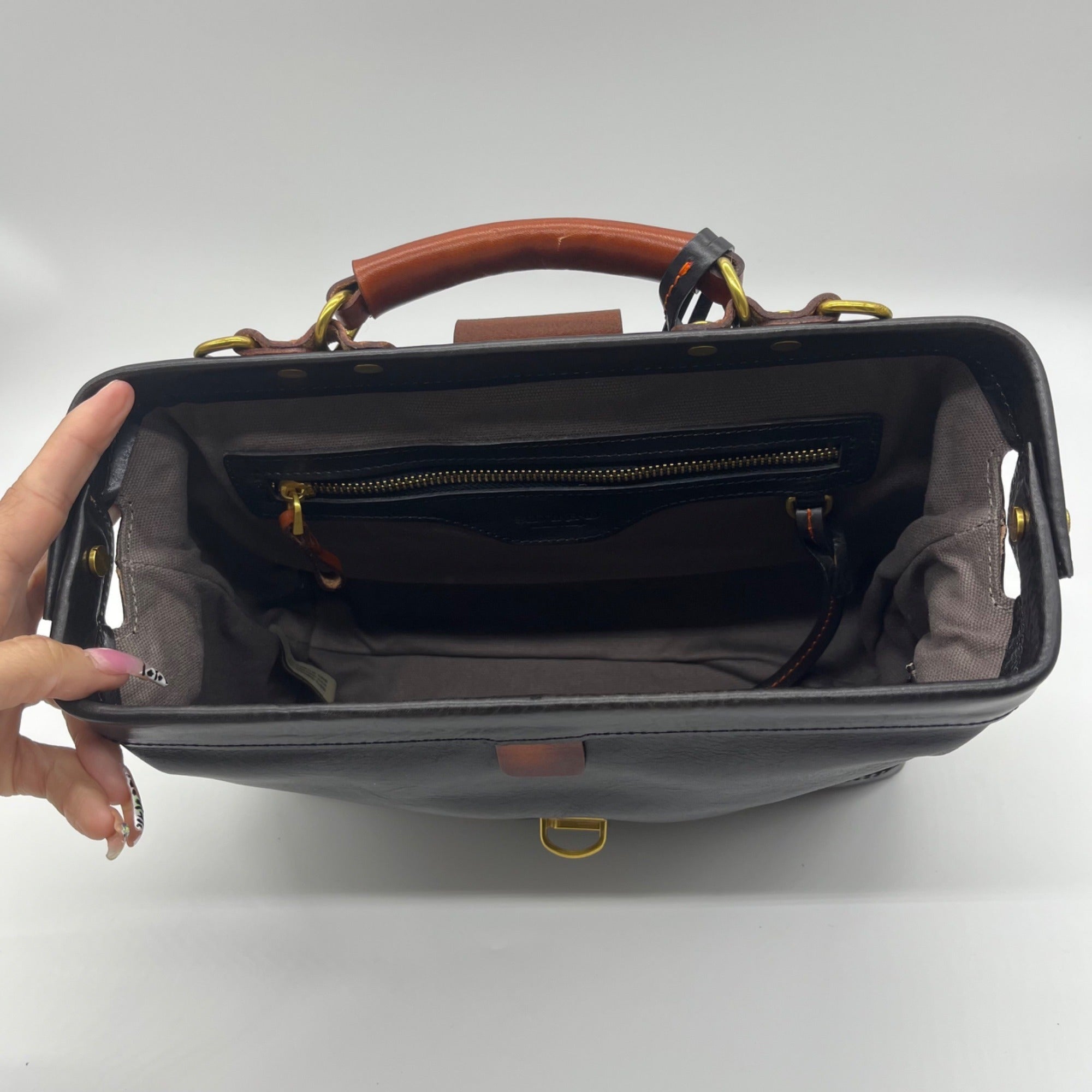 Old Trend Genuine Leather Black Doctor Satchel Bag