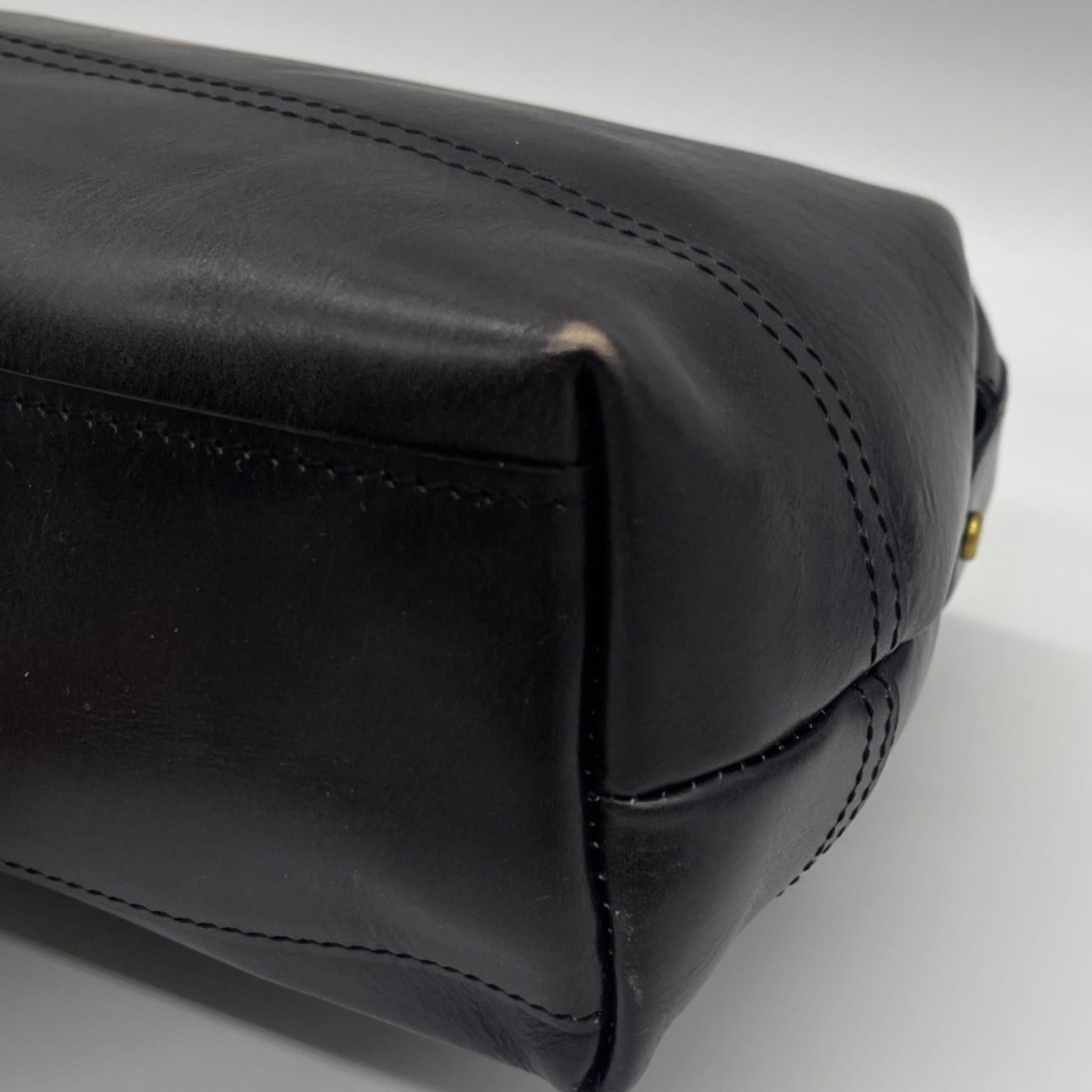 Old Trend Genuine Leather Black Doctor Satchel Bag