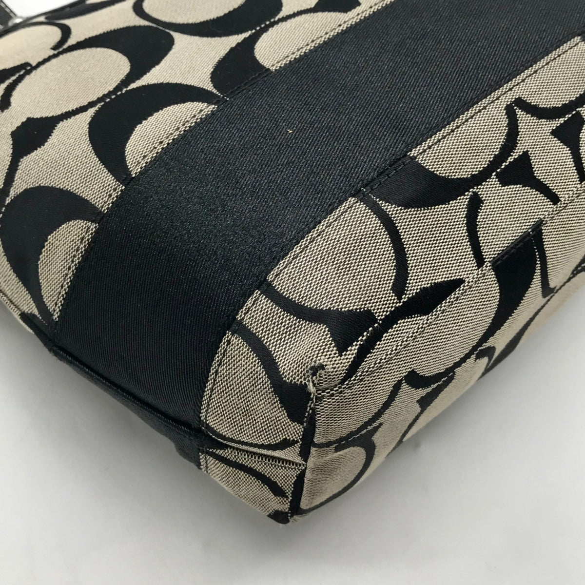 Coach Signature Canvas Black Tote Bag F15112
