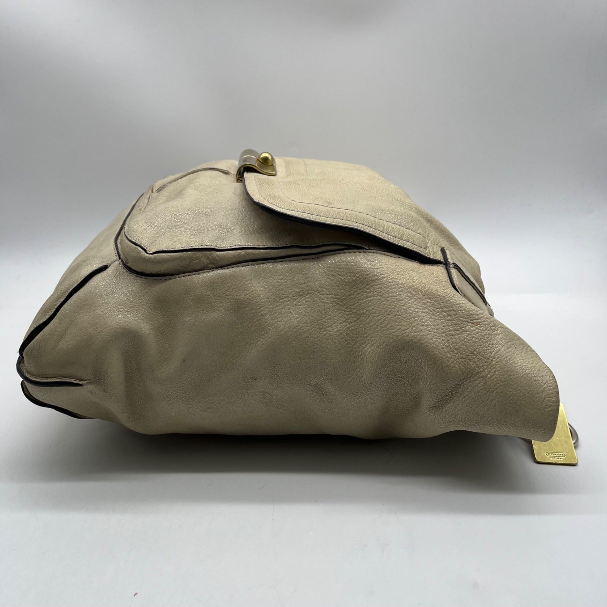 Coach Beige Leather Shoulder Bag 16815