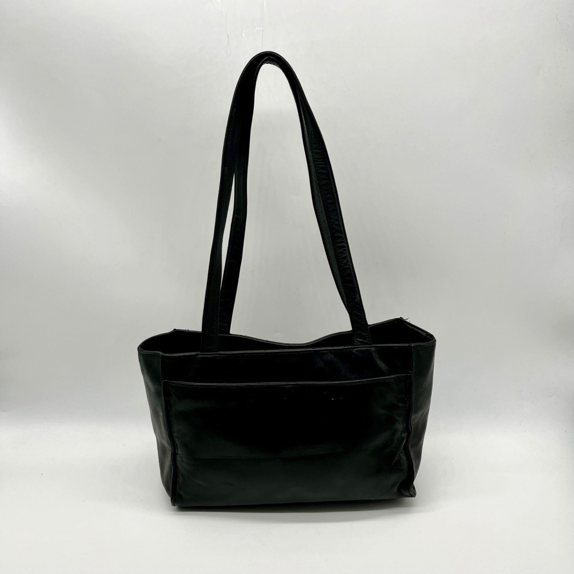 Perlina Black Leather Shoulder Bag