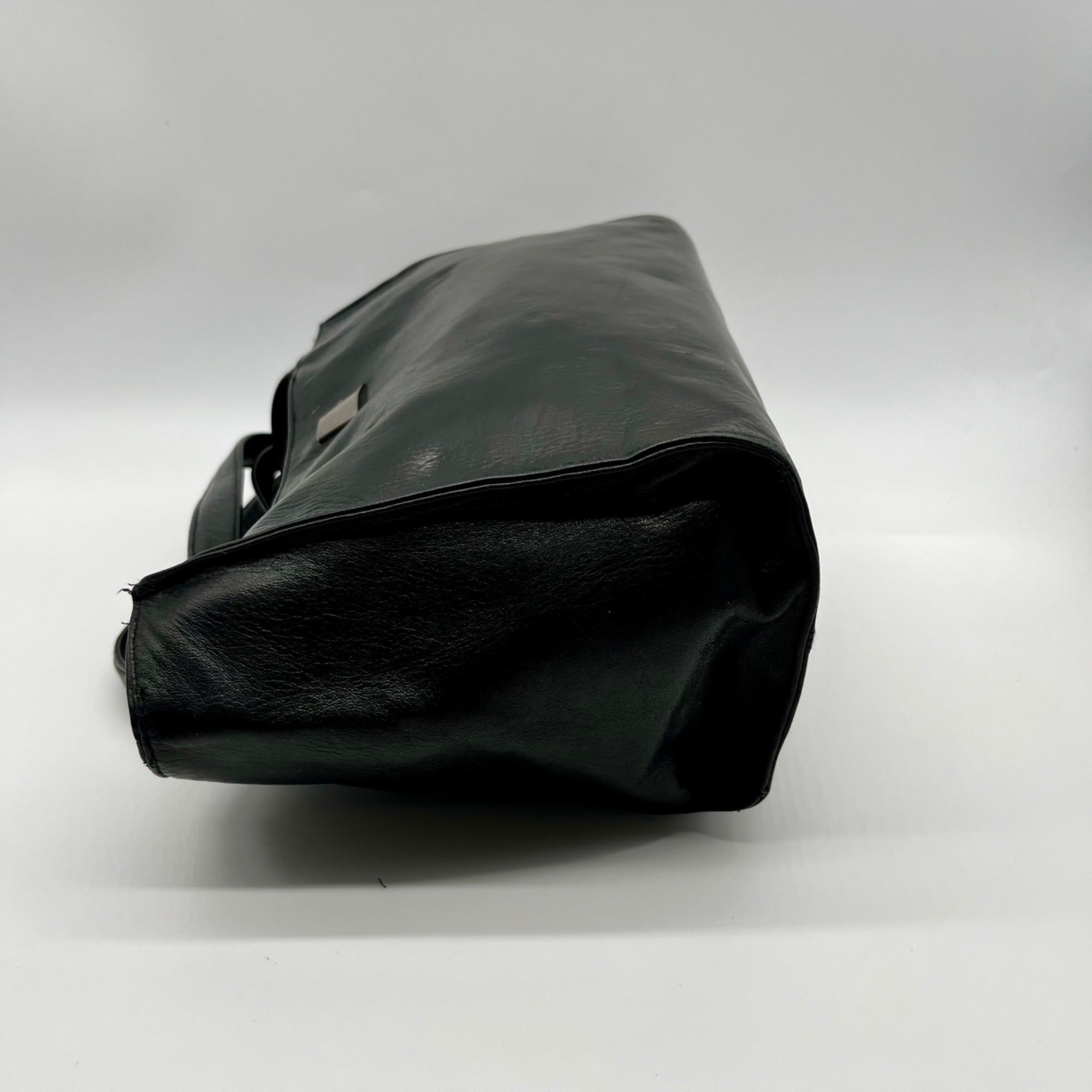 Perlina Black Leather Shoulder Bag