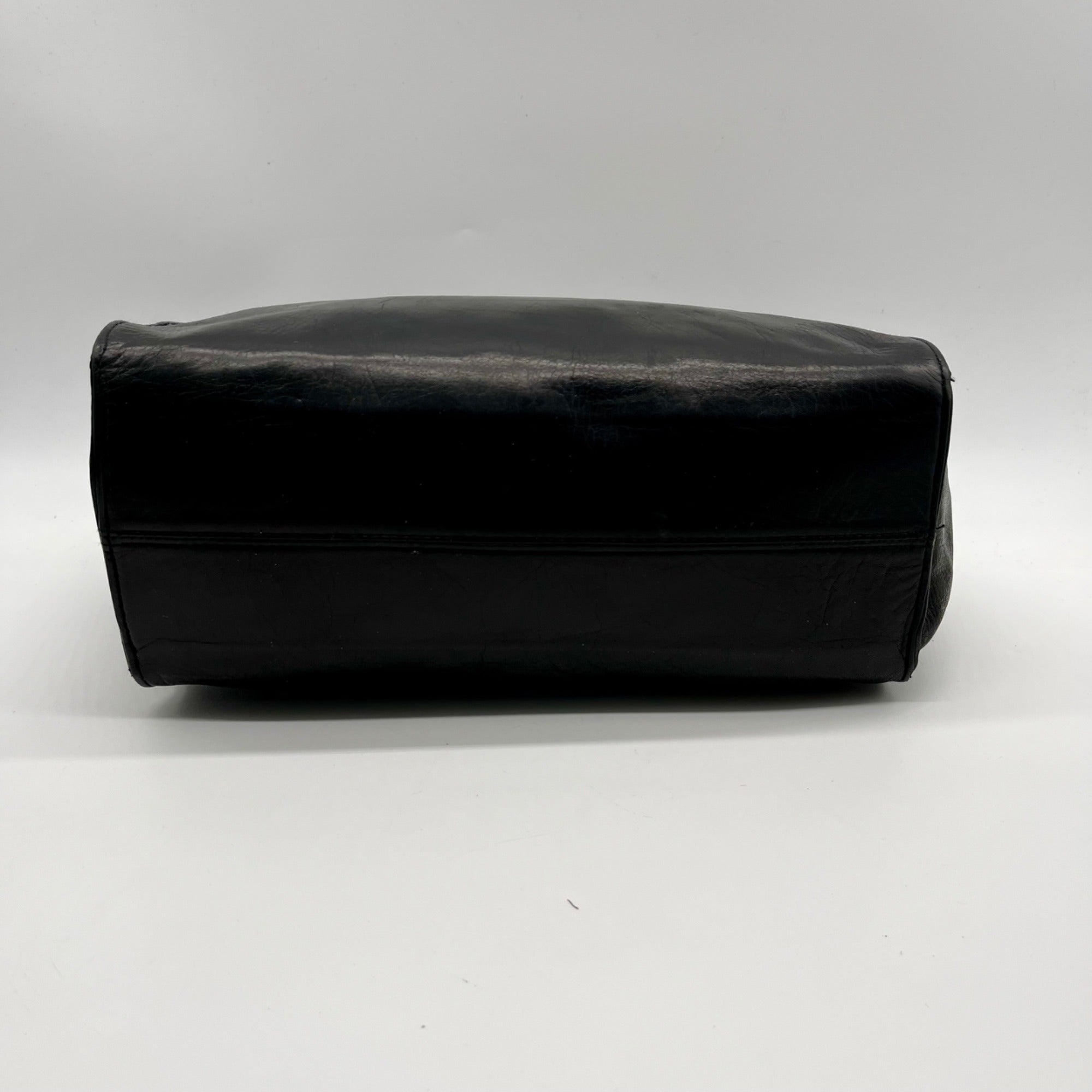 Perlina Black Leather Shoulder Bag