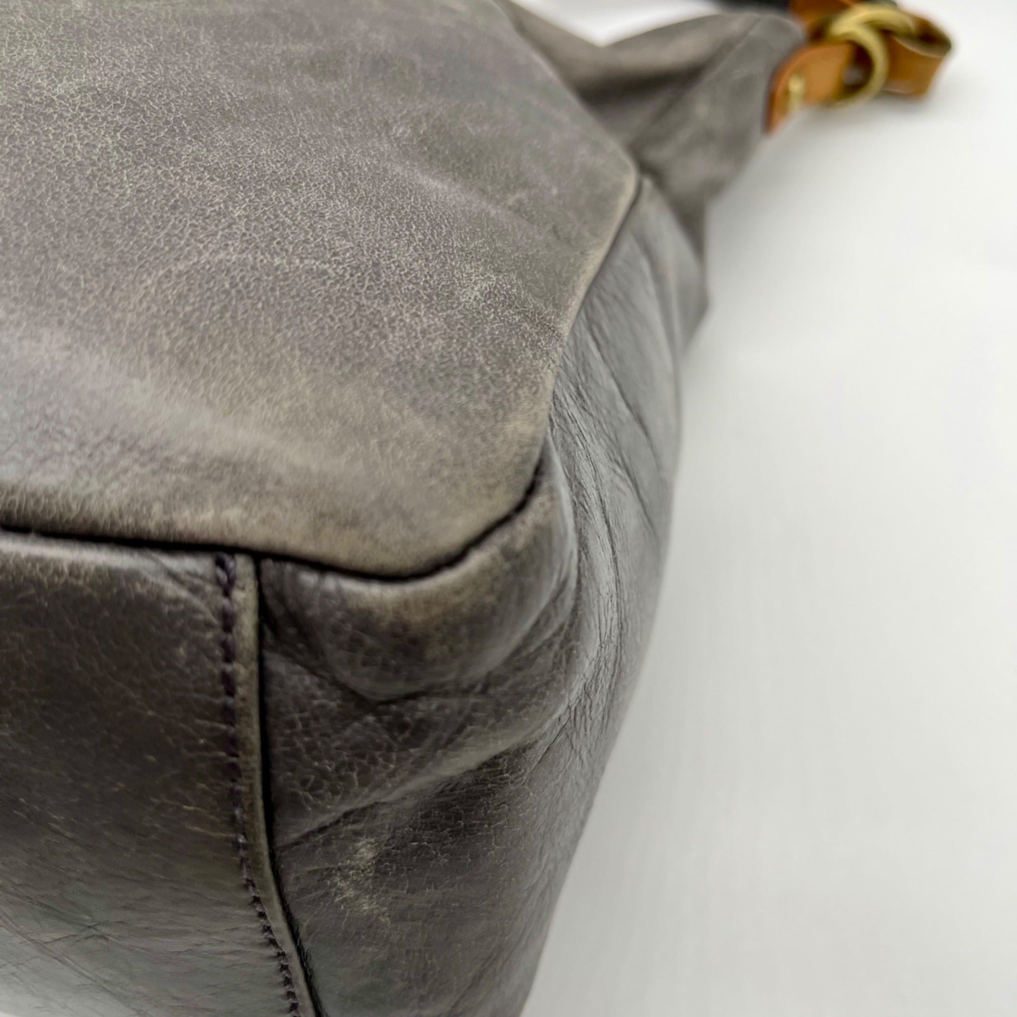 Hobo Grey Leather Shoulder Bag