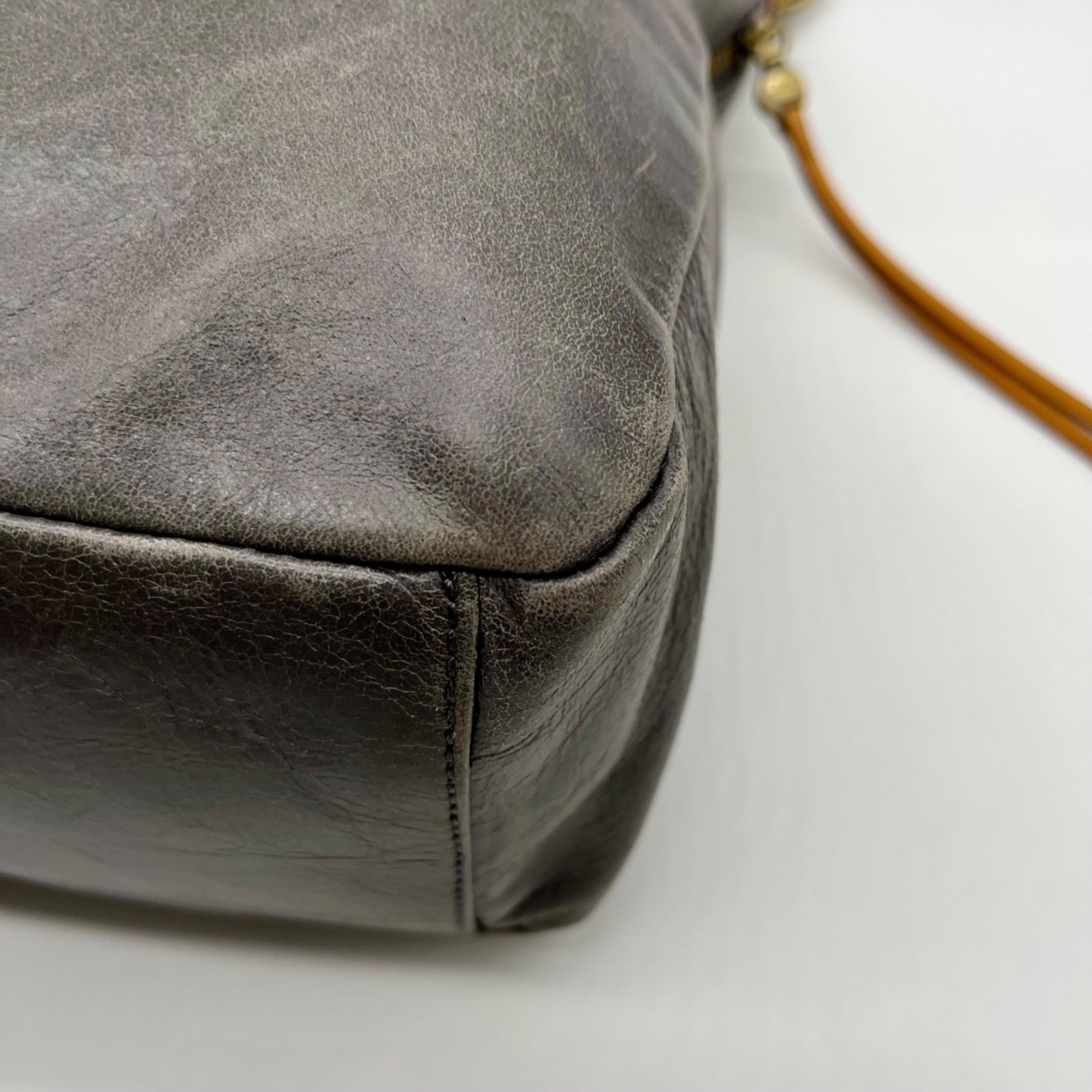 Hobo Grey Leather Shoulder Bag