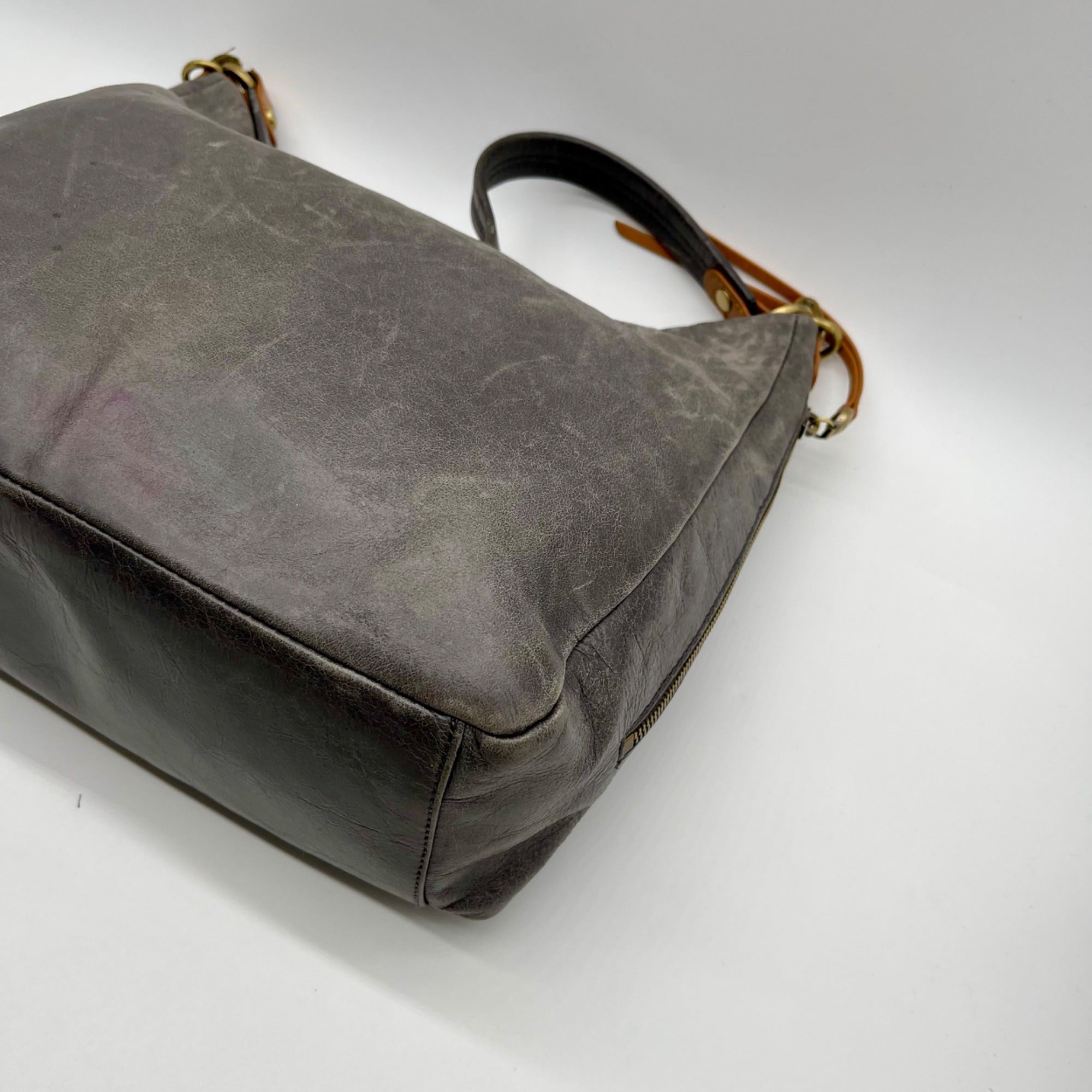 Hobo Grey Leather Shoulder Bag