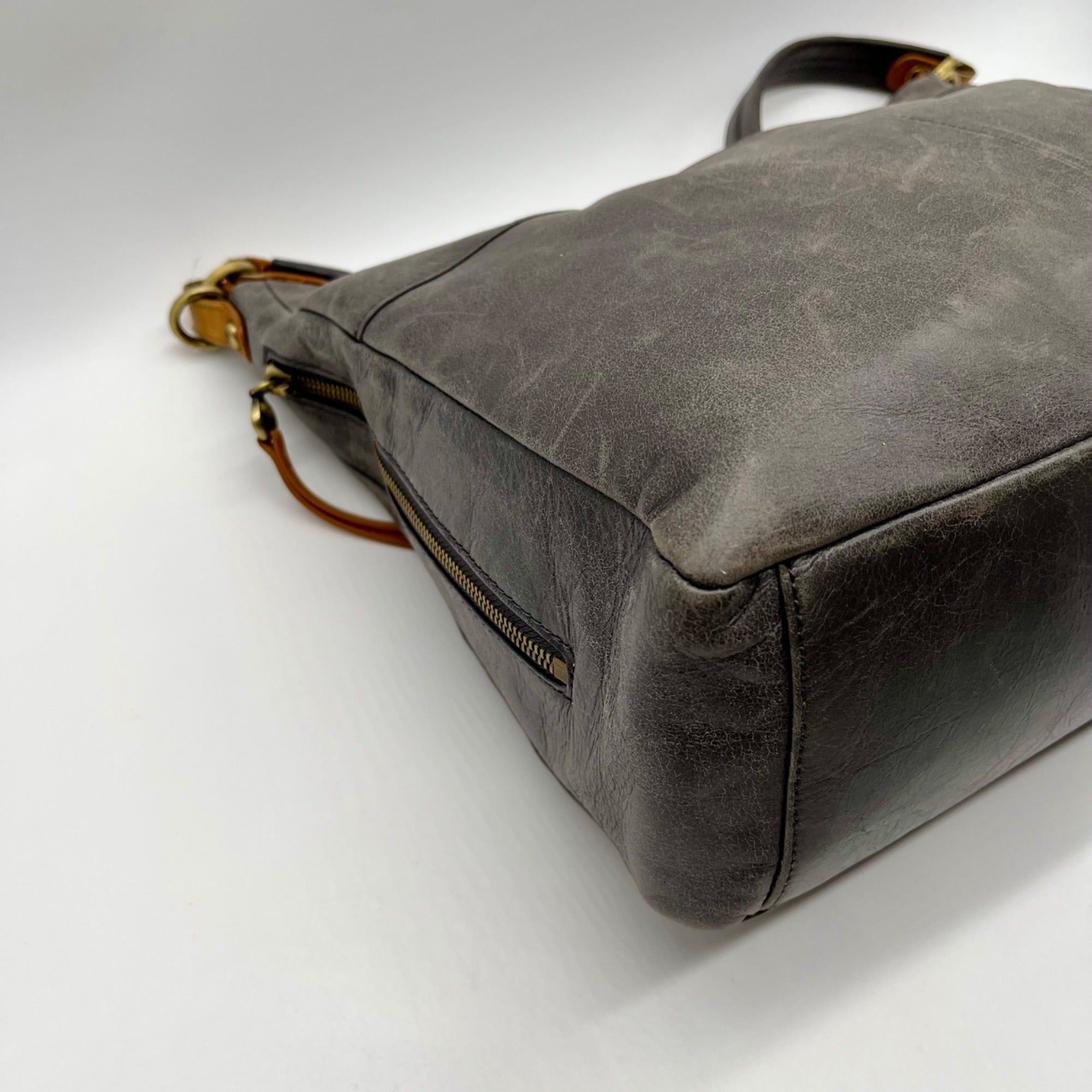Hobo Grey Leather Shoulder Bag