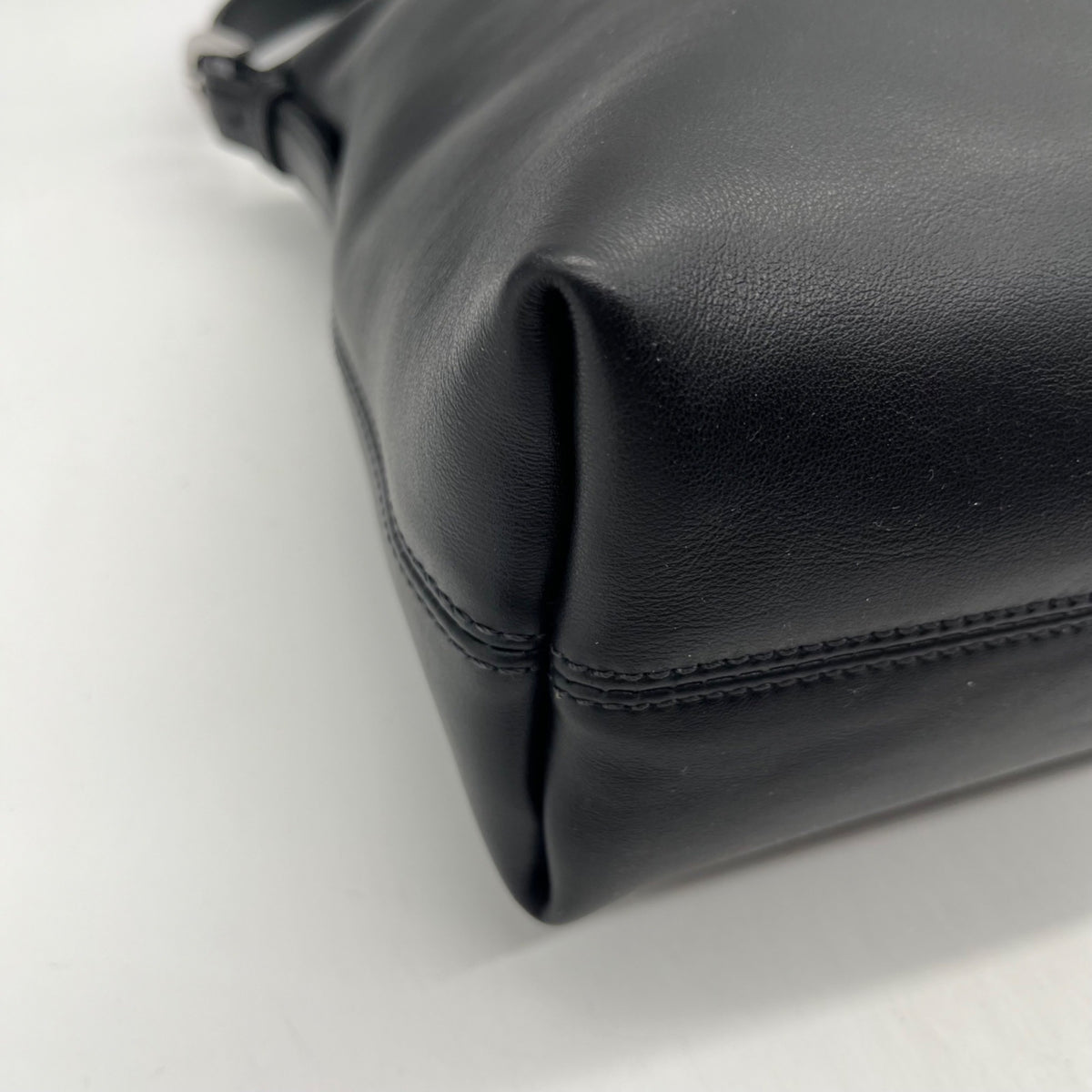 Stuart Weitzman Black Leather Shoulder Bag