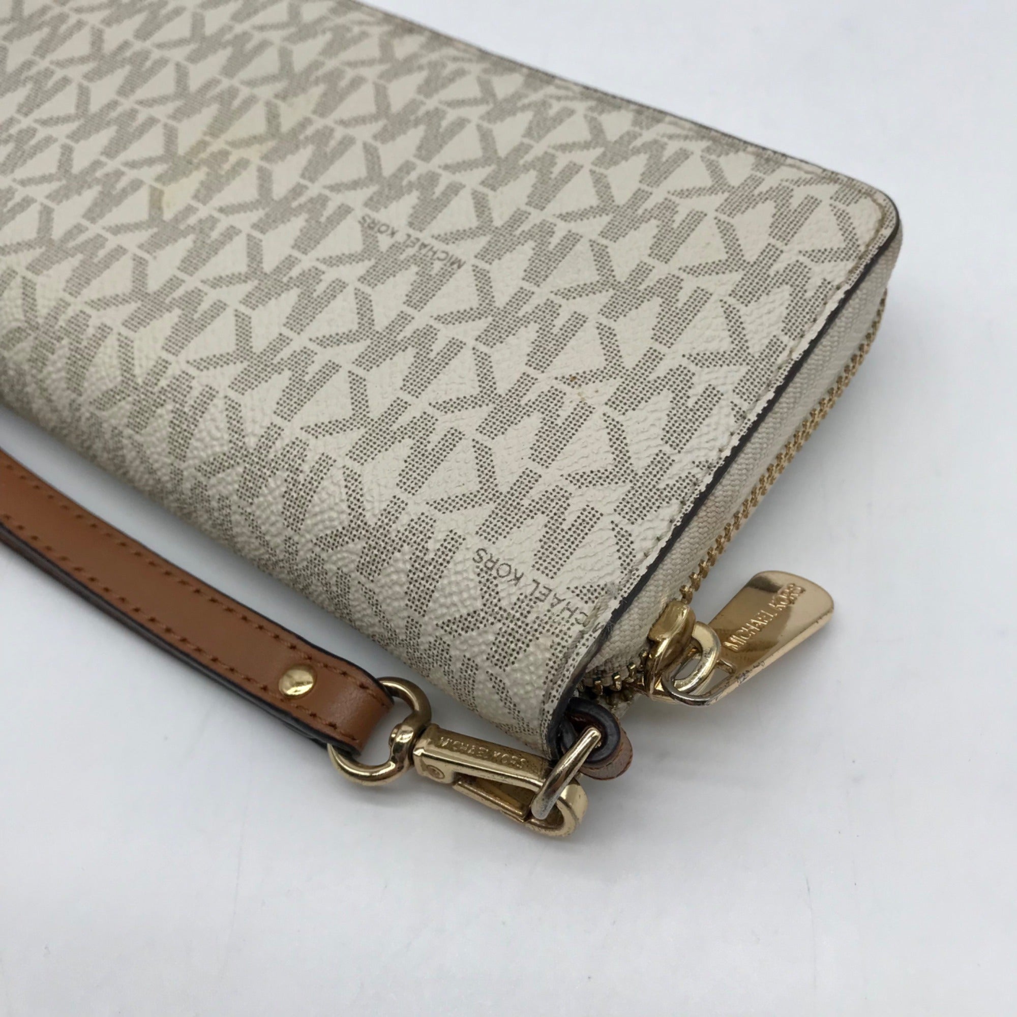 Michael Kors Vanilla Pebbled Leather Large Logo Continental Wallet