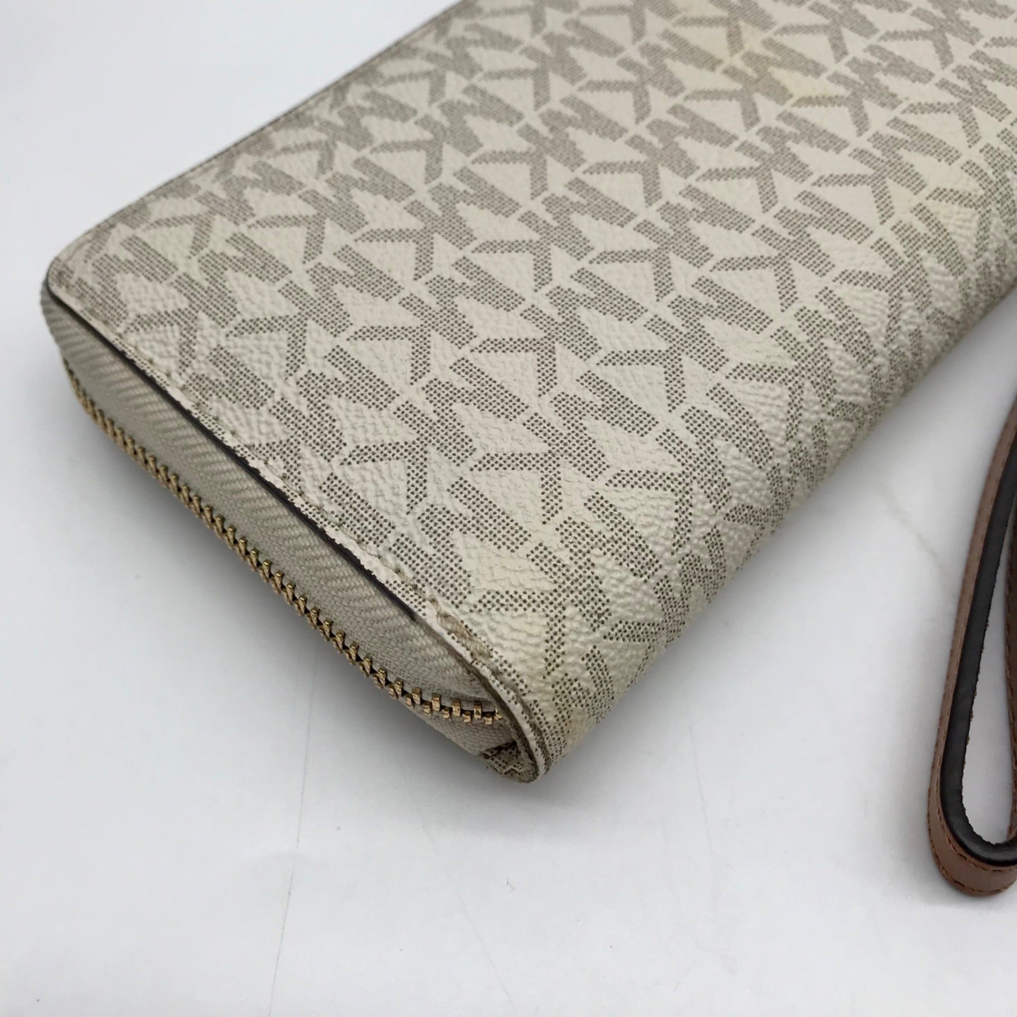 Michael Kors Vanilla Pebbled Leather Large Logo Continental Wallet