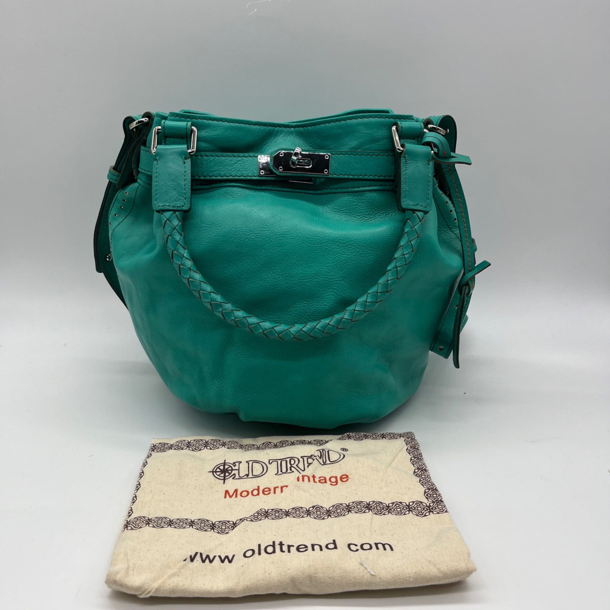Old Trend Leather Teal Bucket Bag