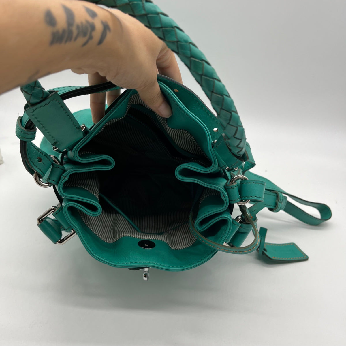 Old Trend Leather Teal Bucket Bag