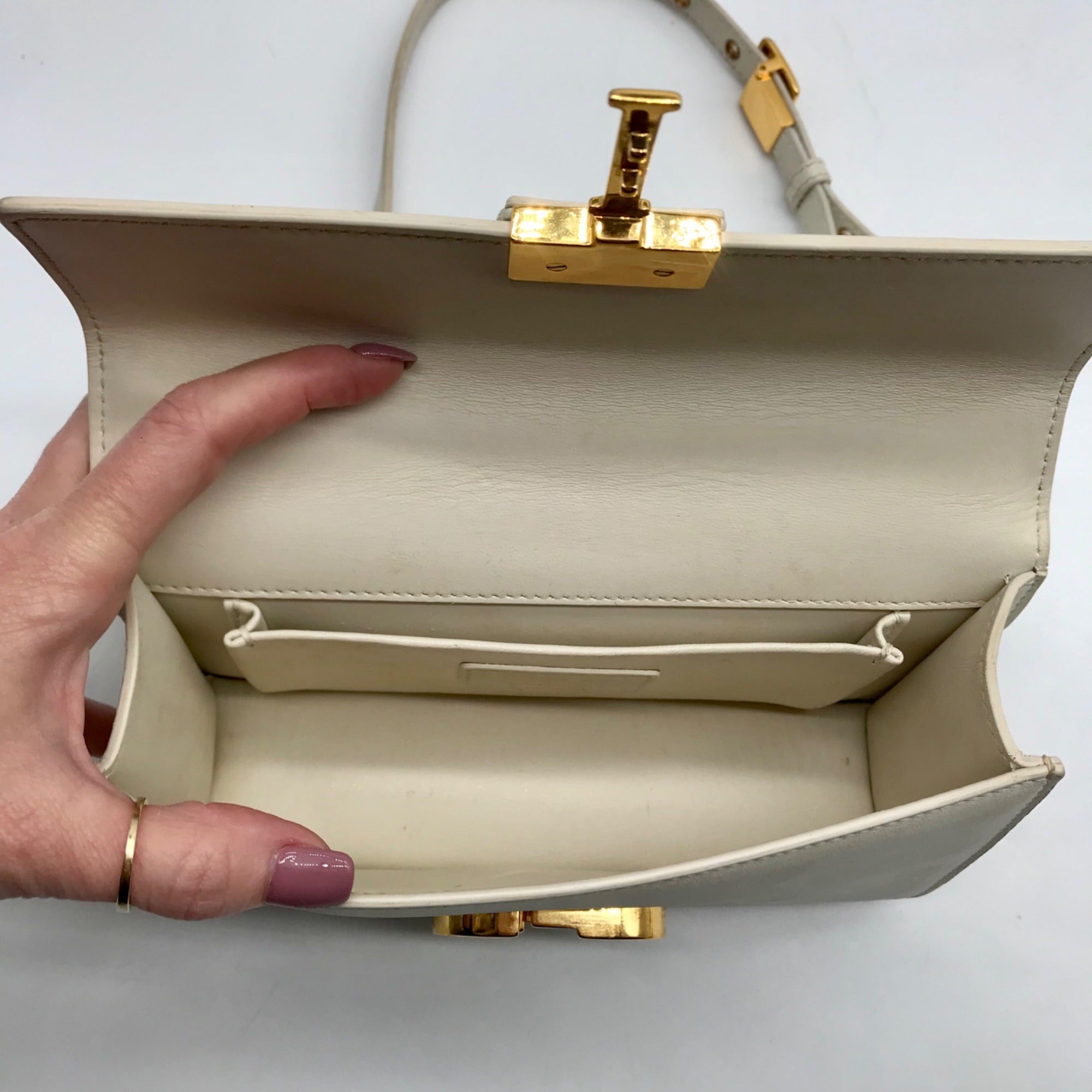Christian Dior Chalk Leather 30 Montaigne East West Shoulder Bag