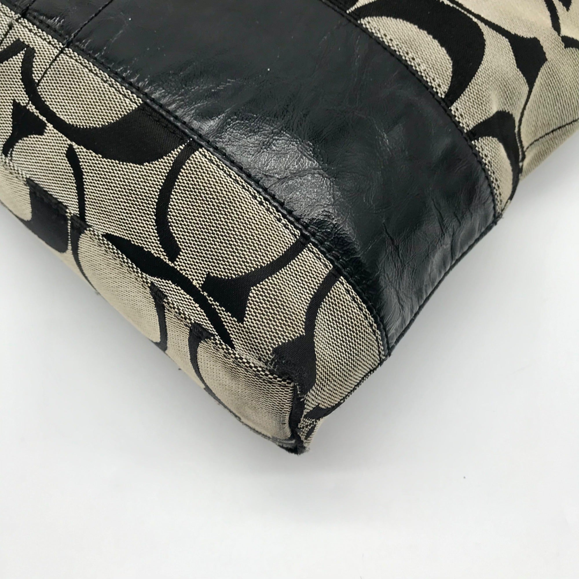 Coach Gray &amp; Black Jacquard Canvas Signature Logo Shoulder Bag 12825