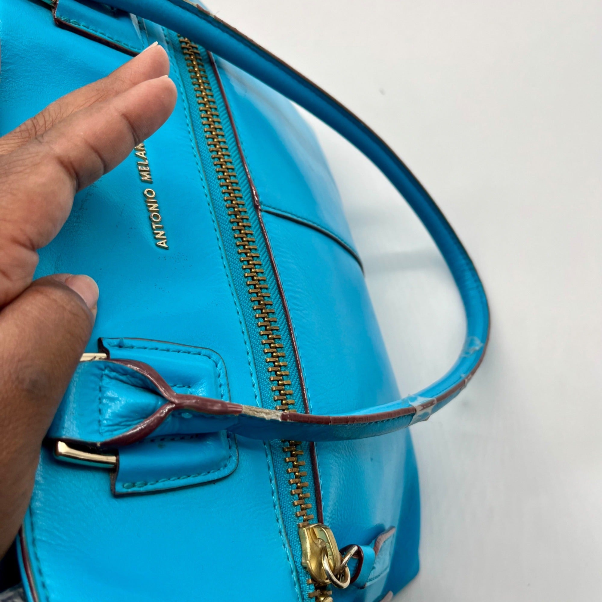 Antionio Melani Vibrant Turquoise Leather Shoulder Bag