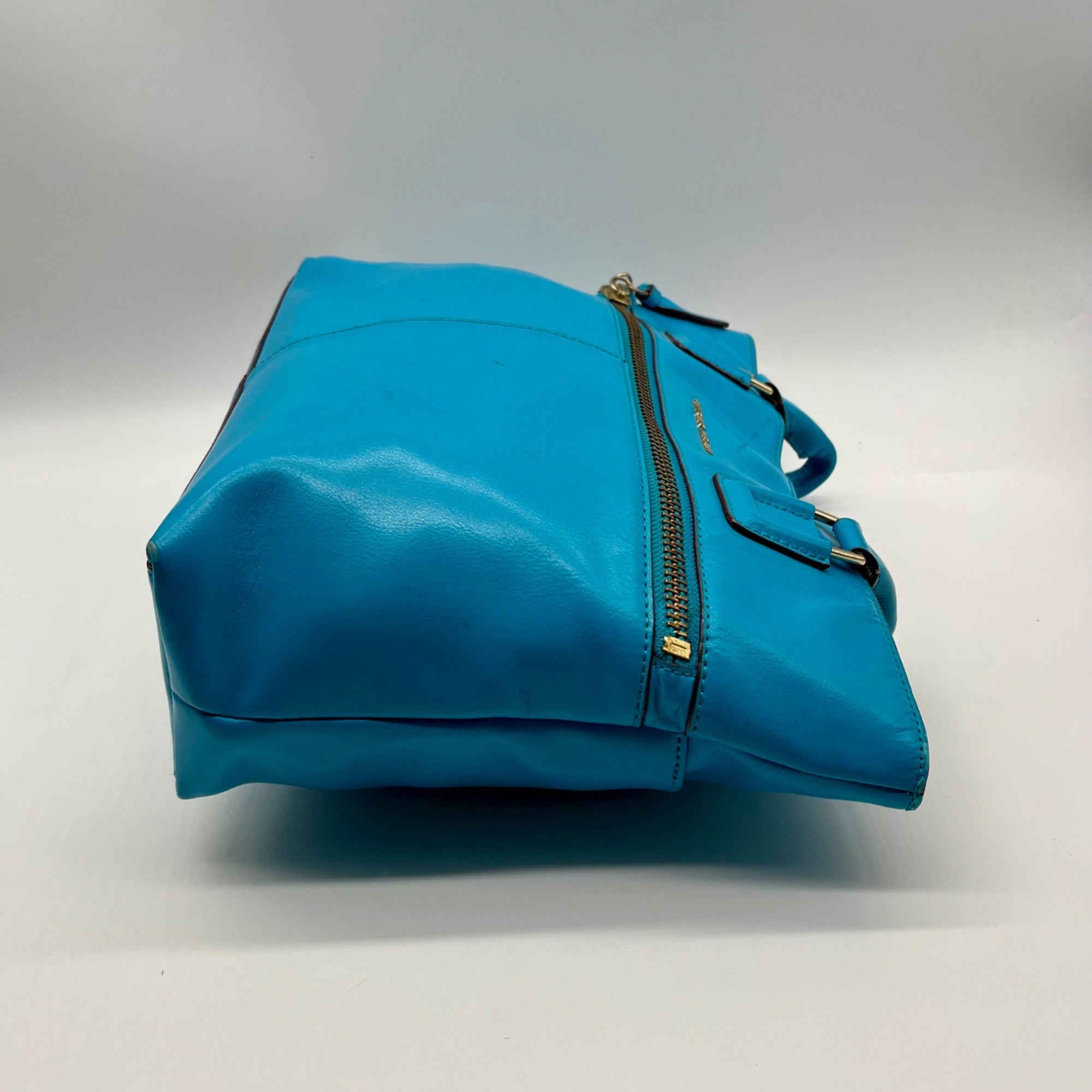 Antionio Melani Vibrant Turquoise Leather Shoulder Bag