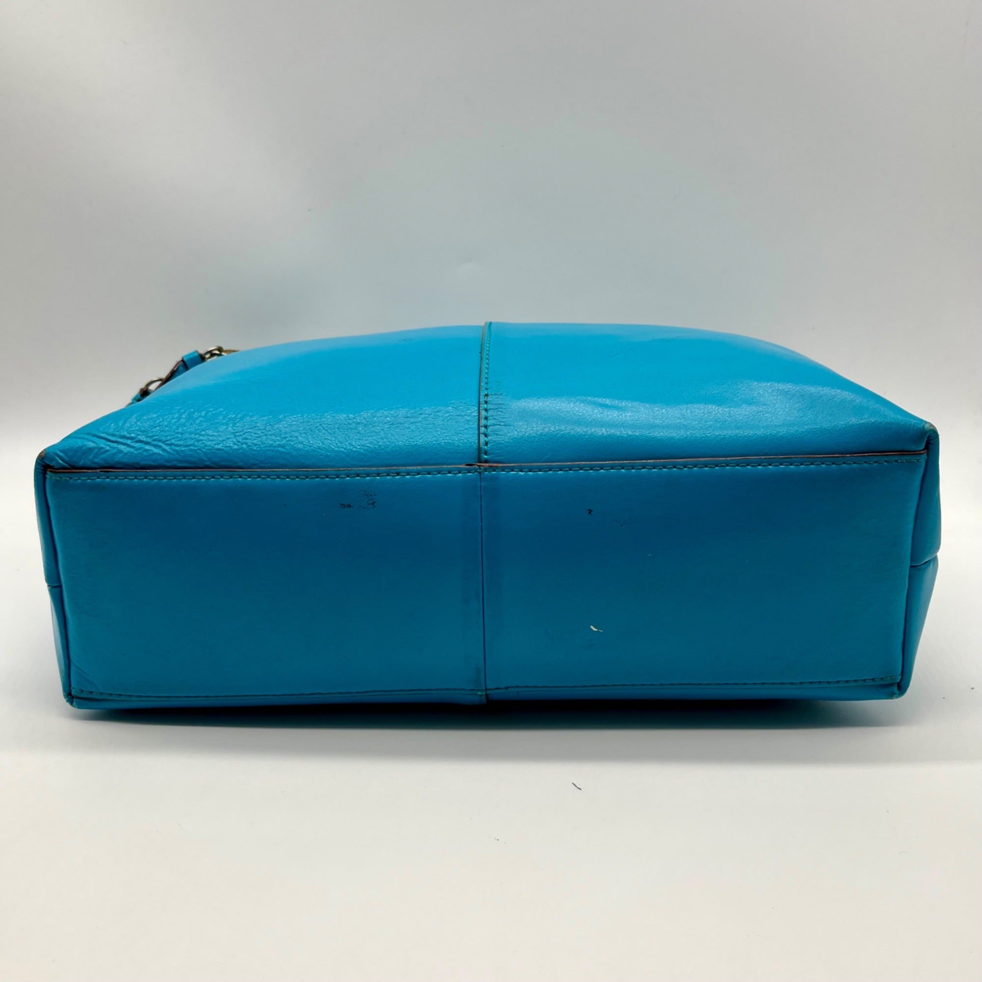 Antionio Melani Vibrant Turquoise Leather Shoulder Bag