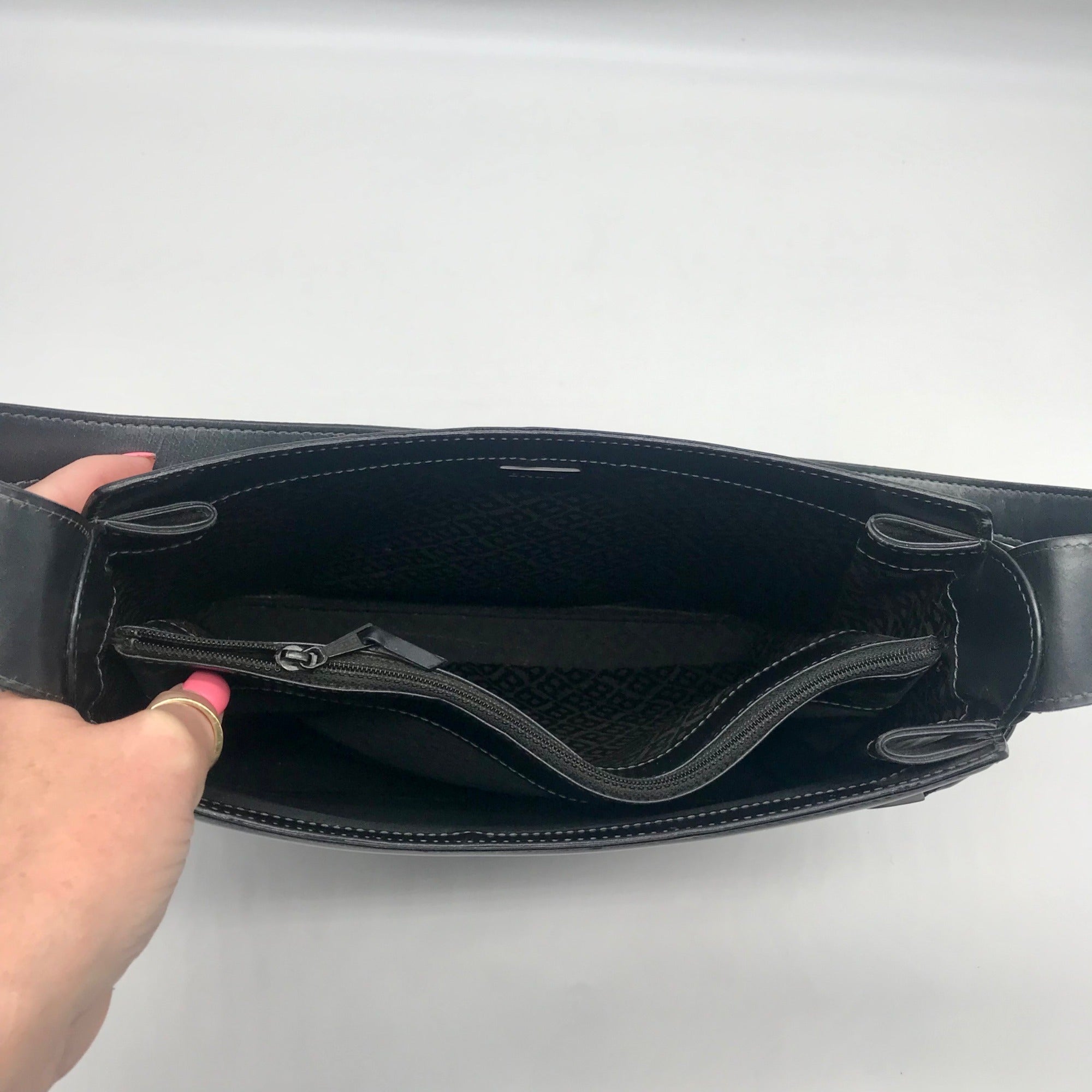Bally Black Leather Vintage Shoulder Bag