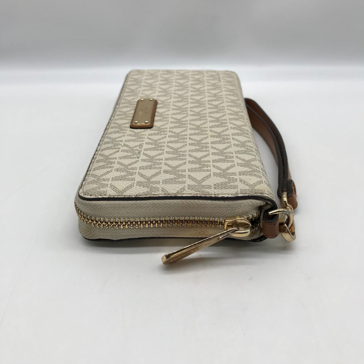 Michael Kors Vanilla Pebbled Leather Large Logo Continental Wallet