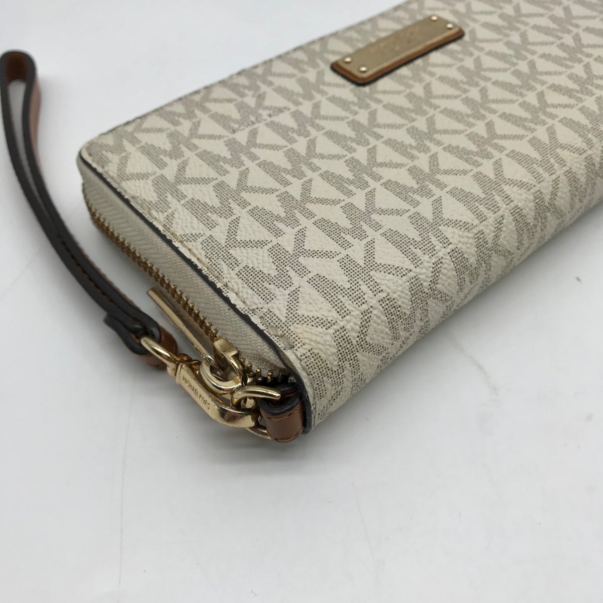 Michael Kors Vanilla Pebbled Leather Large Logo Continental Wallet