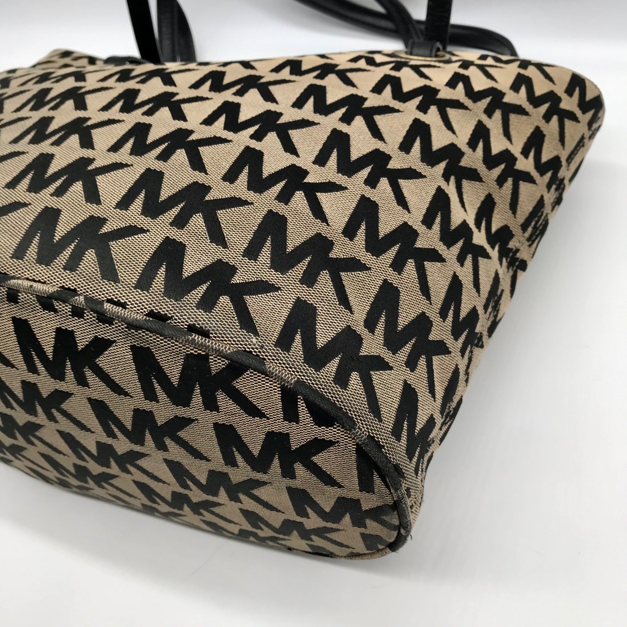 Michael Kors Beige &amp; Black Canvas Jet Set Tote Bag