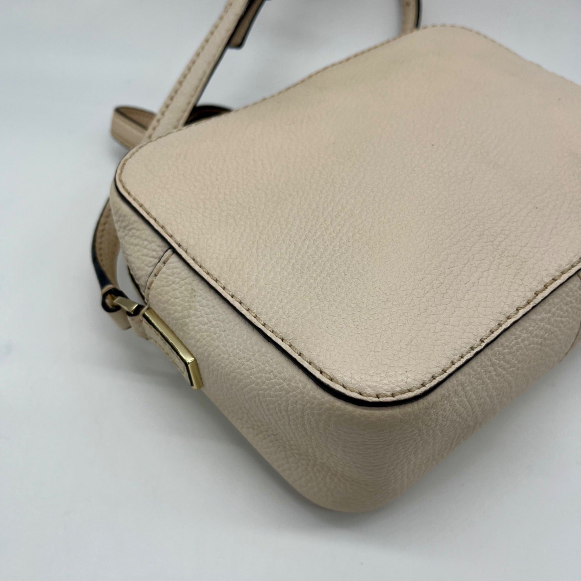 Kate Spade Beige Pebbled Leather Arla Camera Bag
