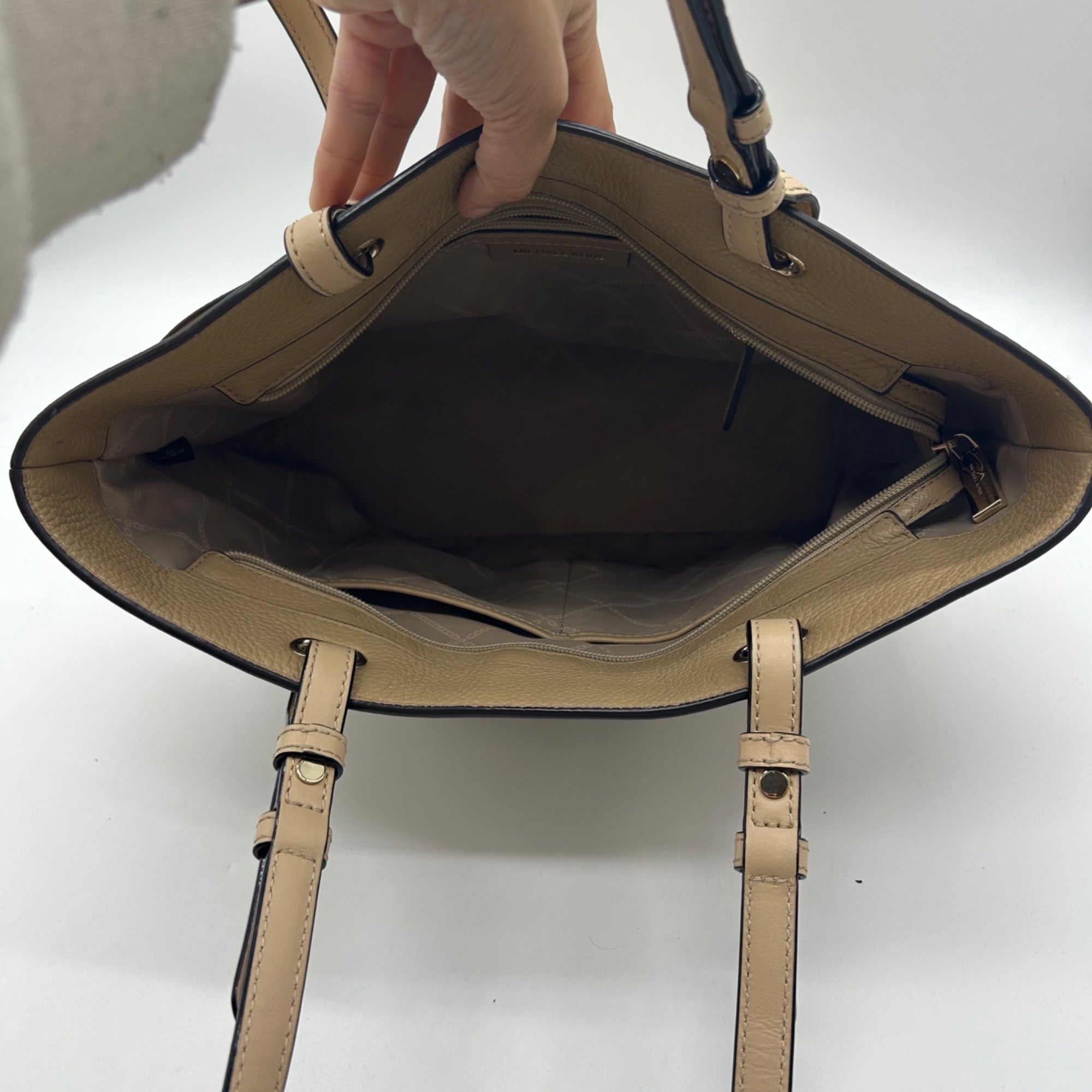 Michael Kors Beige Pebbled Leather Bedford Medium Tote Bag