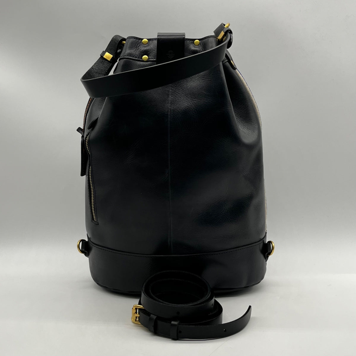 Old Trend Convertible Navy Blue Myrtle Bucket Backpack
