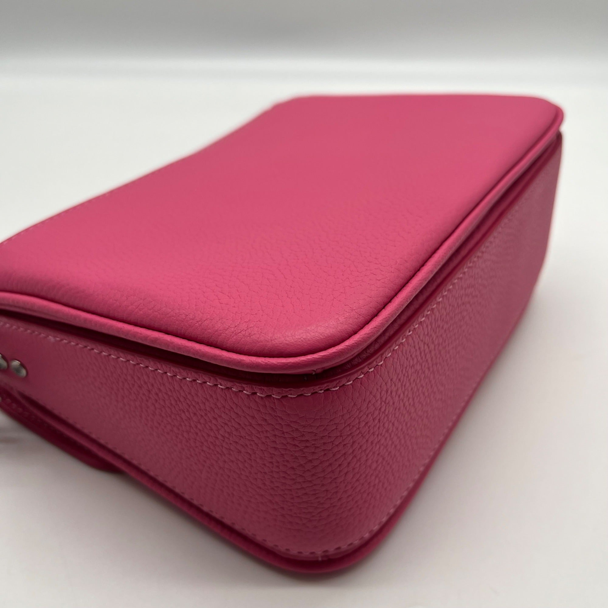 Coach Petunia Pebbled Leather Cassie Bag 19 Crossbody CP211