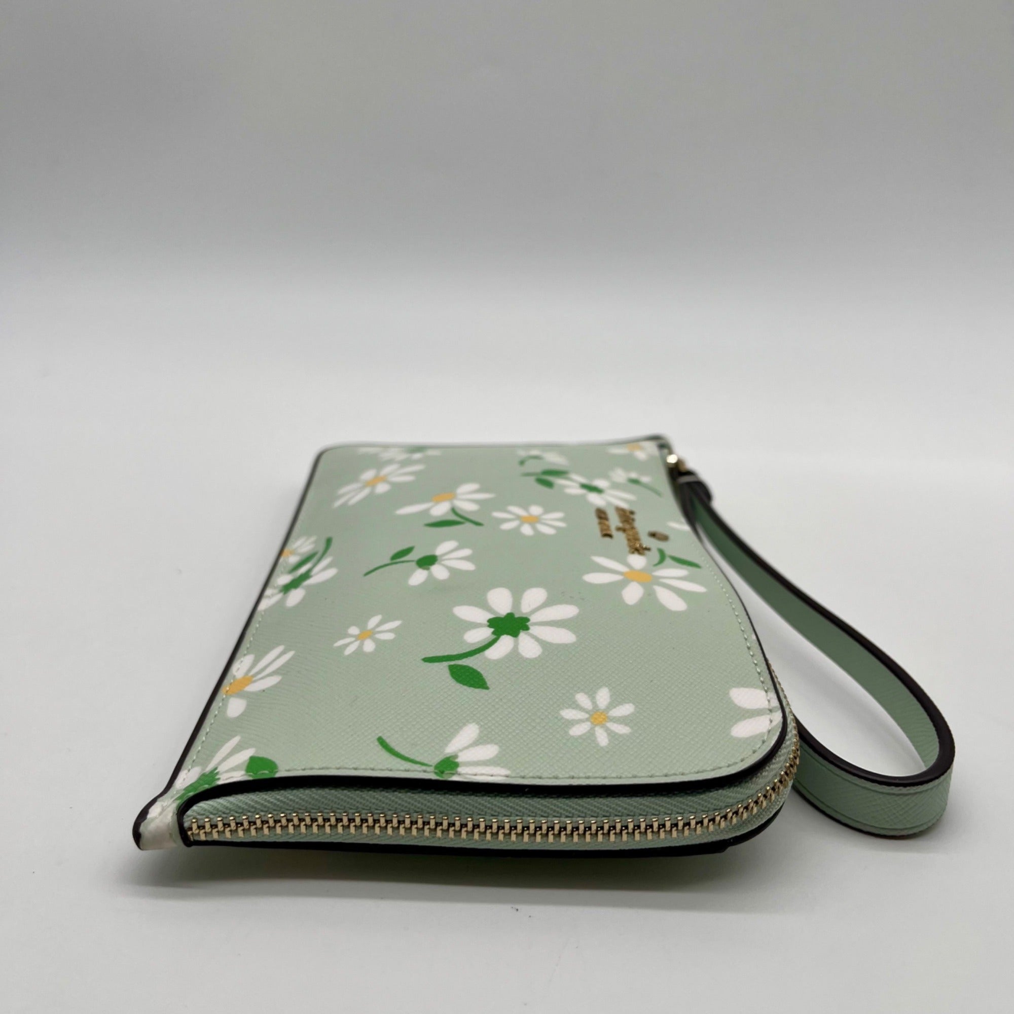 Kate Spade Blue Lucy Daisy Medium Wristlet